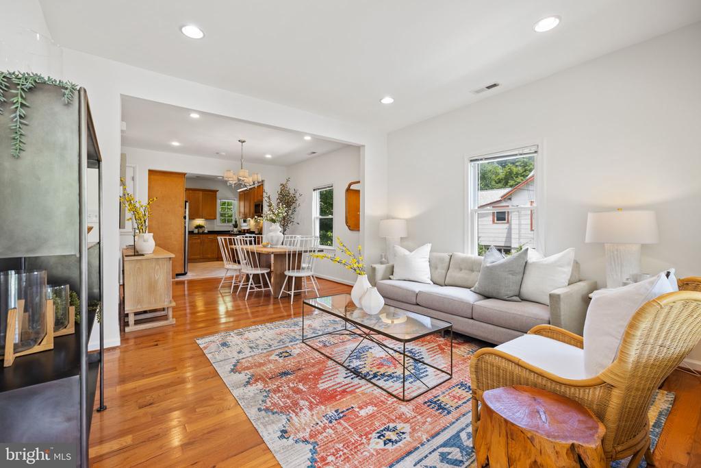 801 THAYER AVENUE