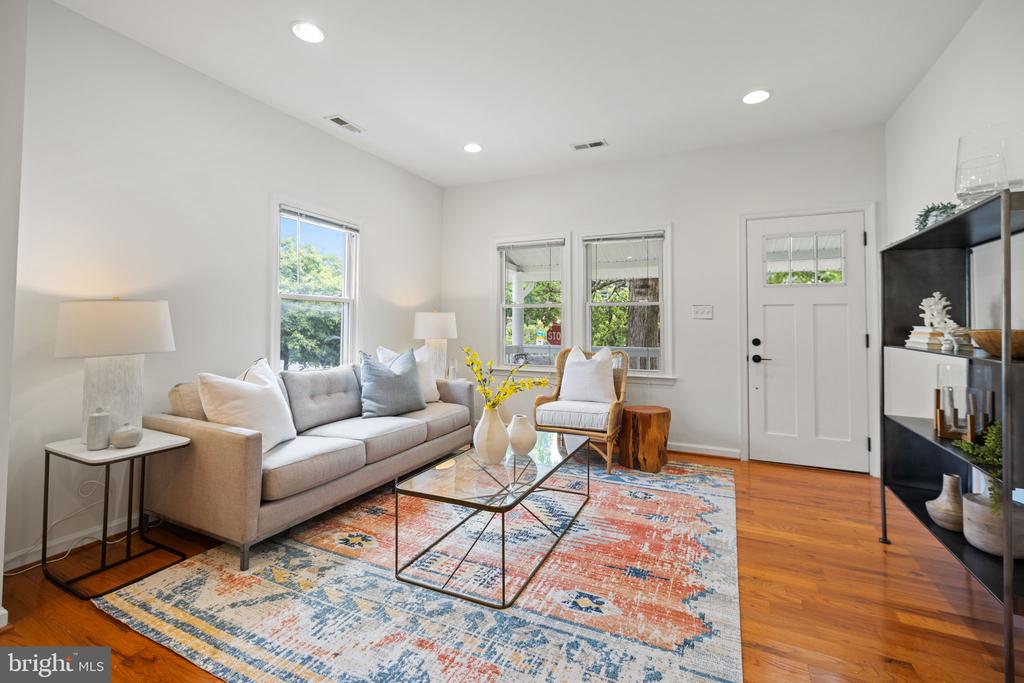 801 THAYER AVENUE