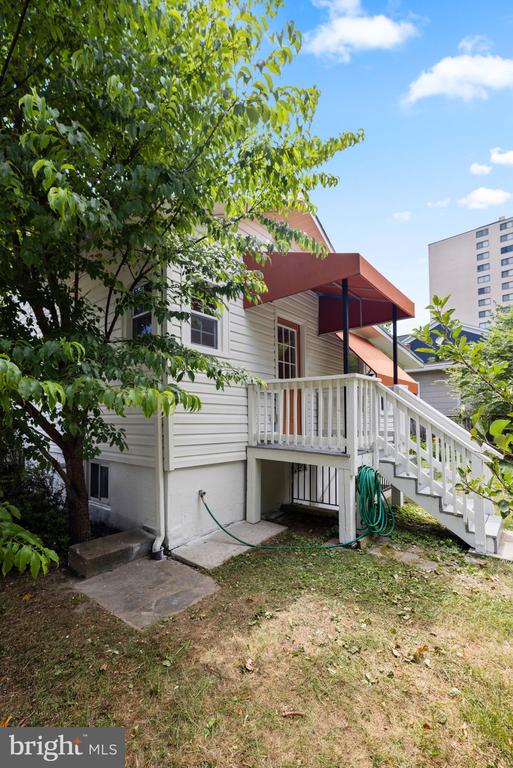 801 THAYER AVENUE