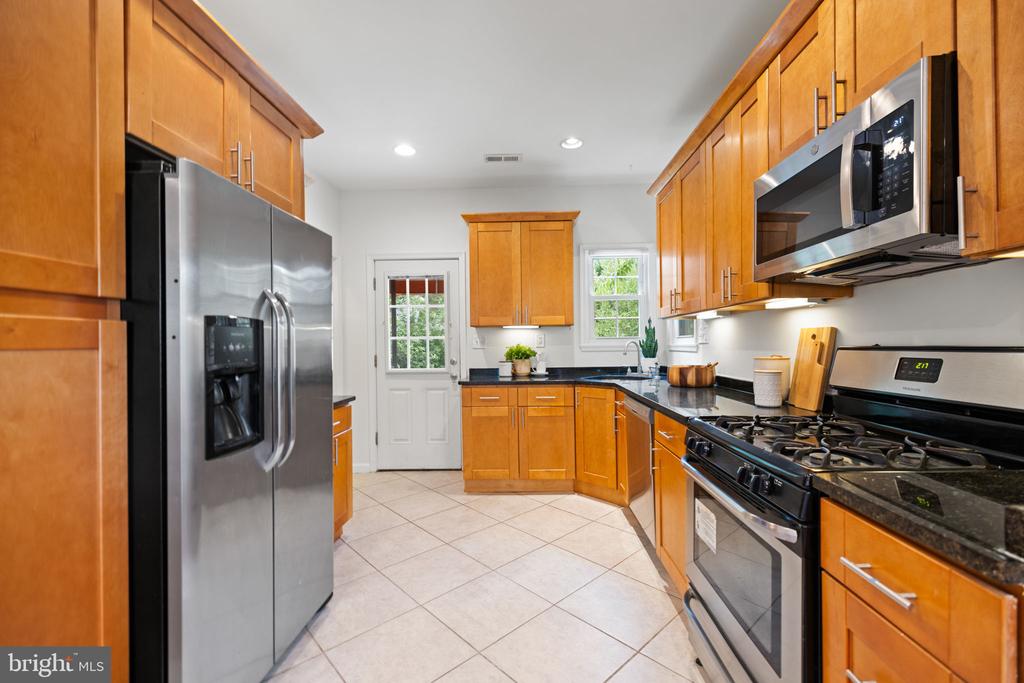 801 THAYER AVENUE