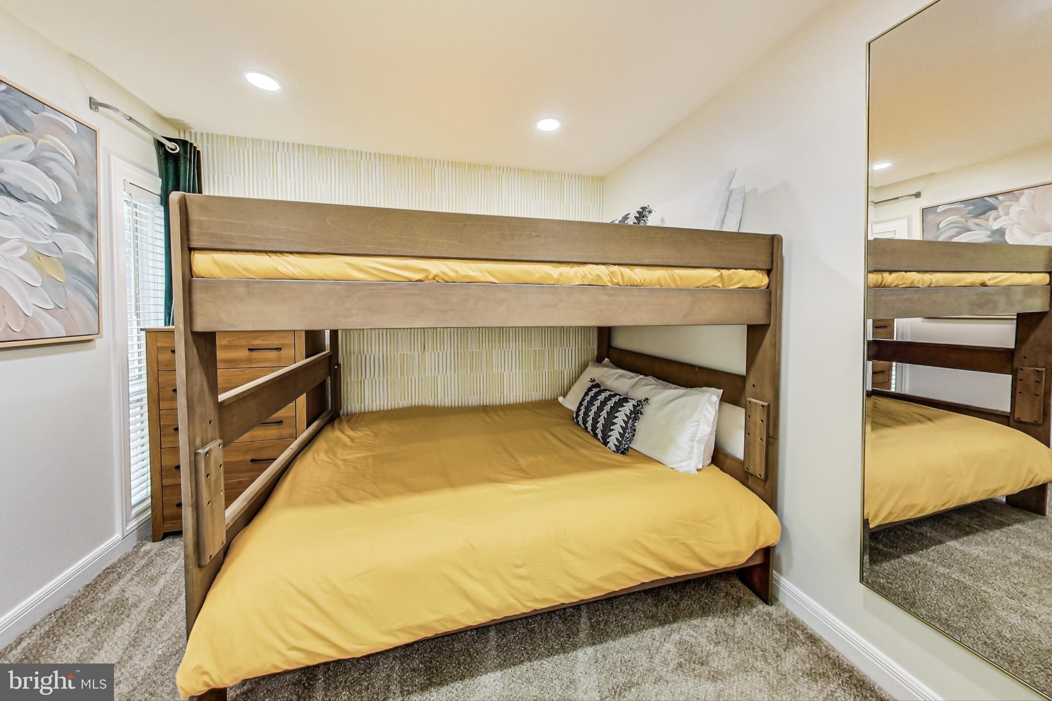 4814 HAMPDEN LANE R-2