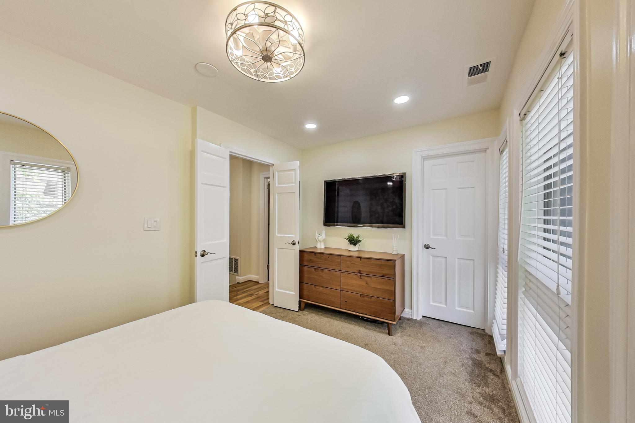 4814 HAMPDEN LANE R-2