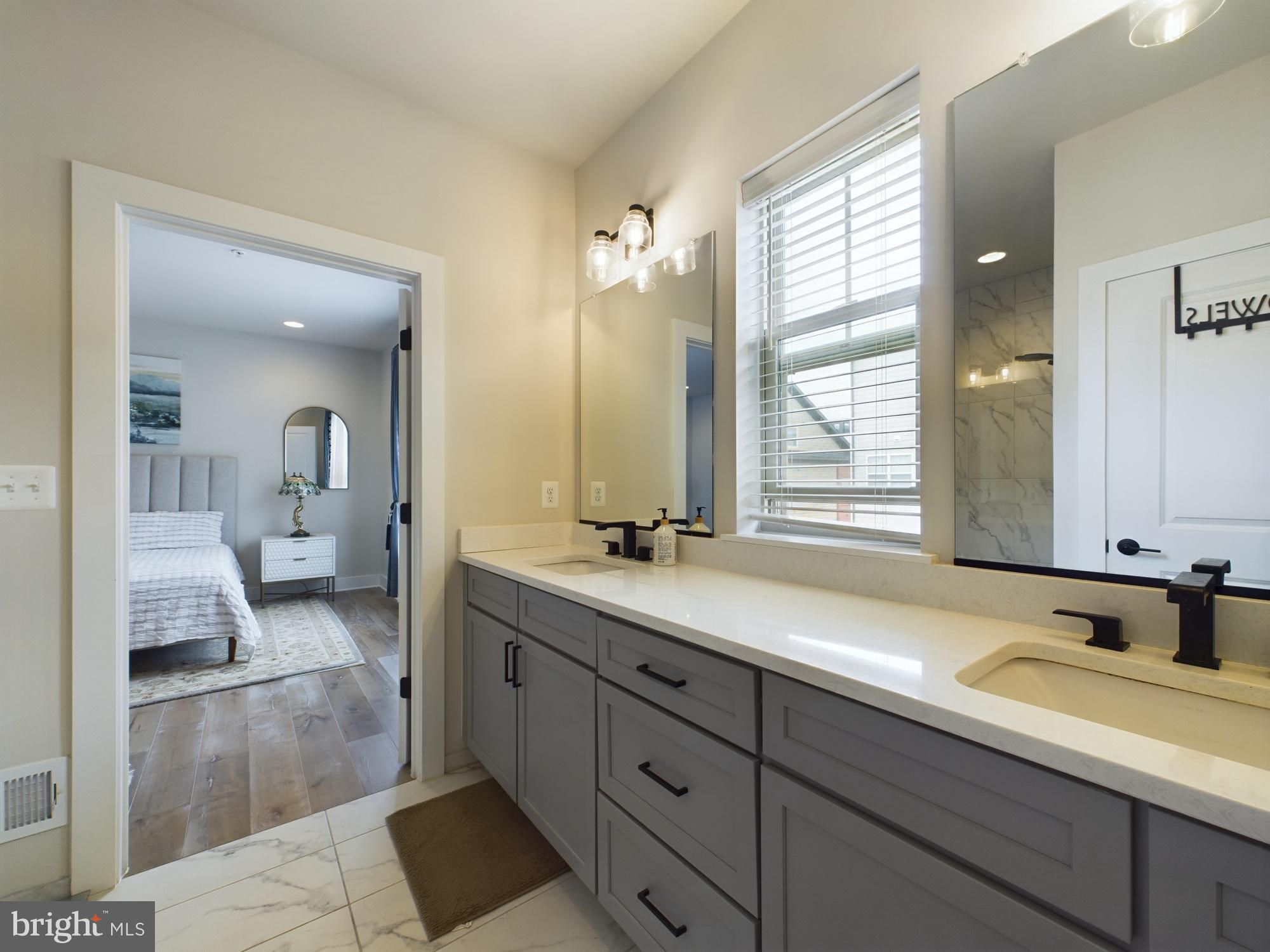 926 CROWN PARK AVENUE