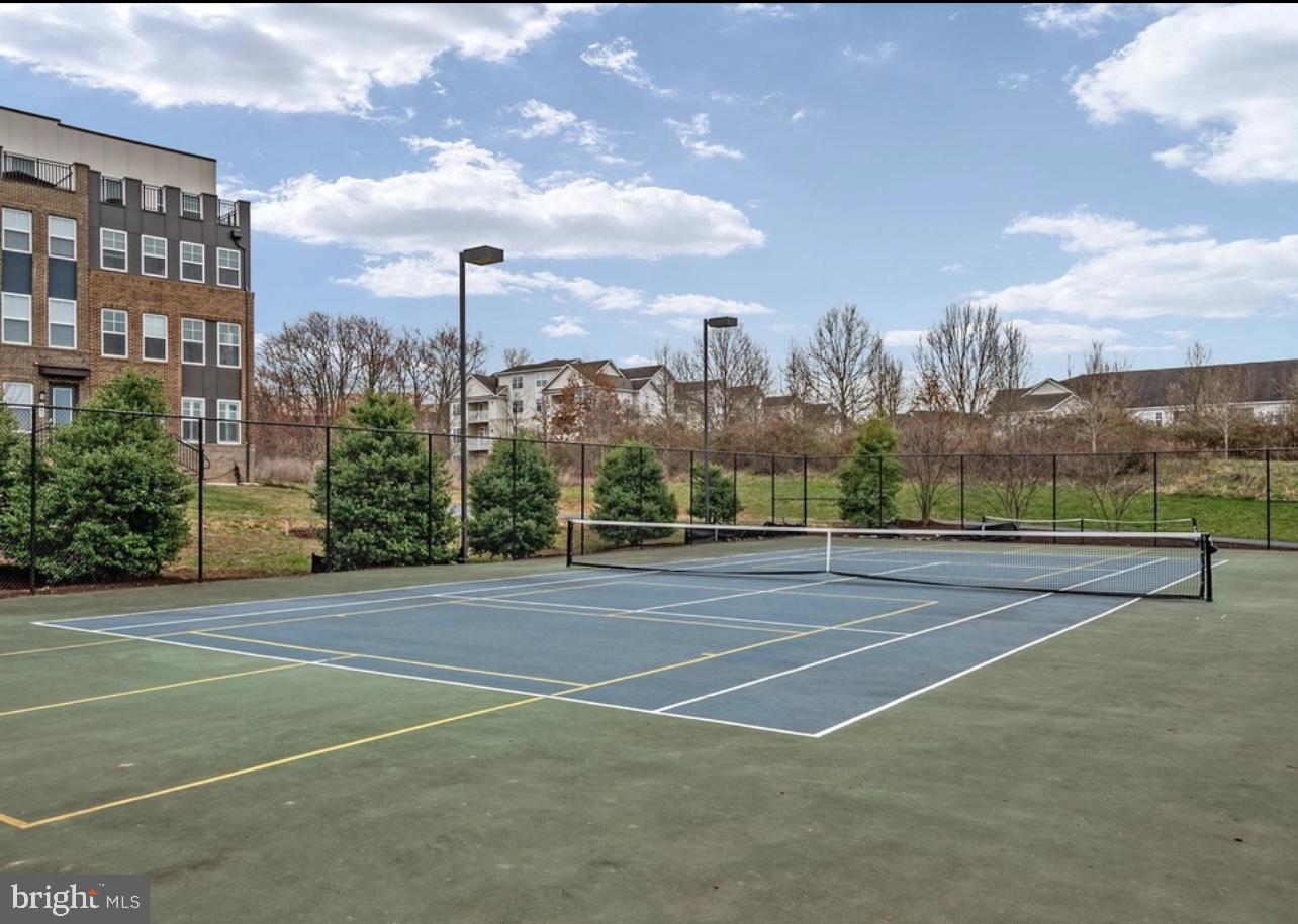 926 CROWN PARK AVENUE