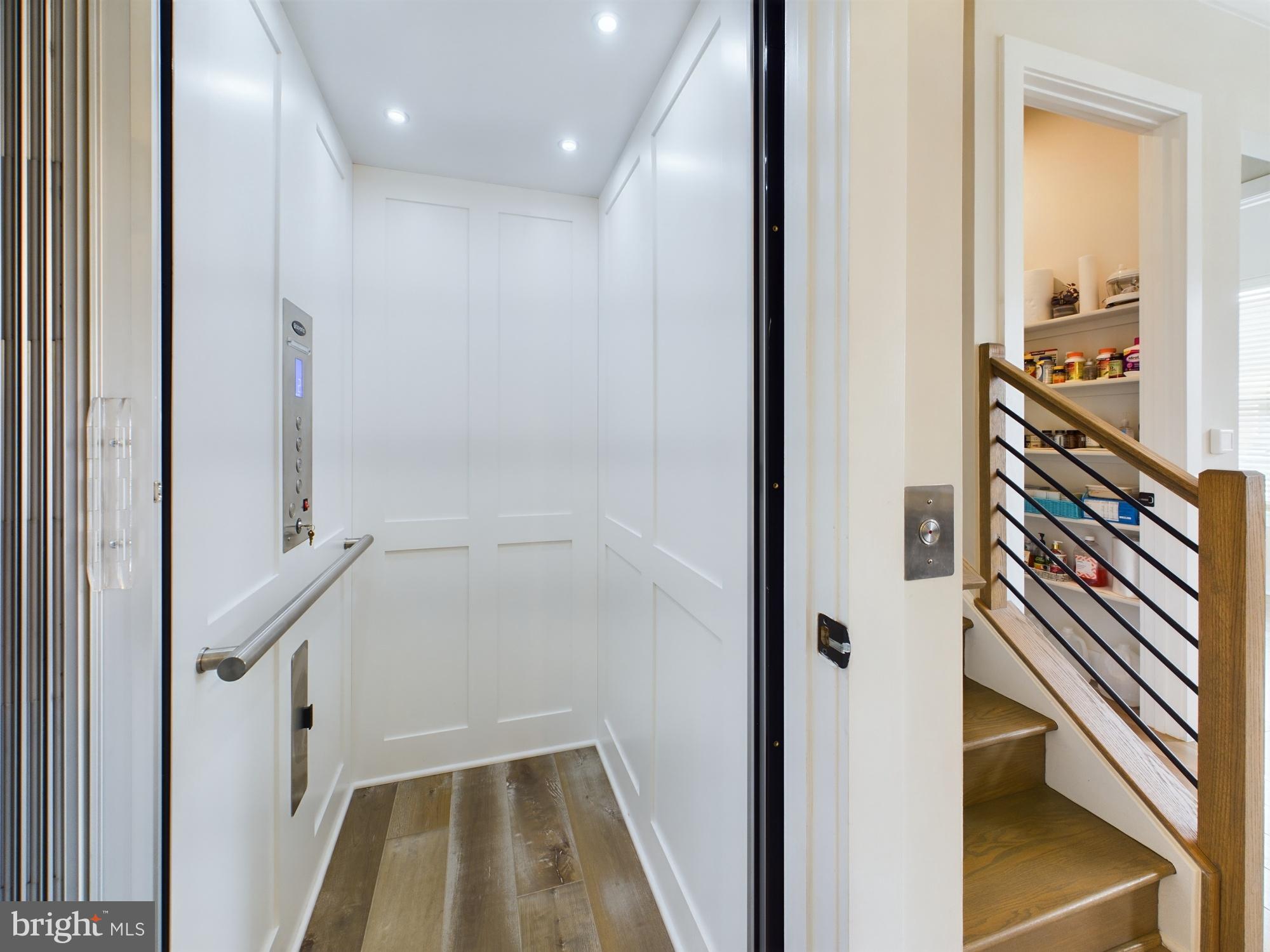 926 CROWN PARK AVENUE