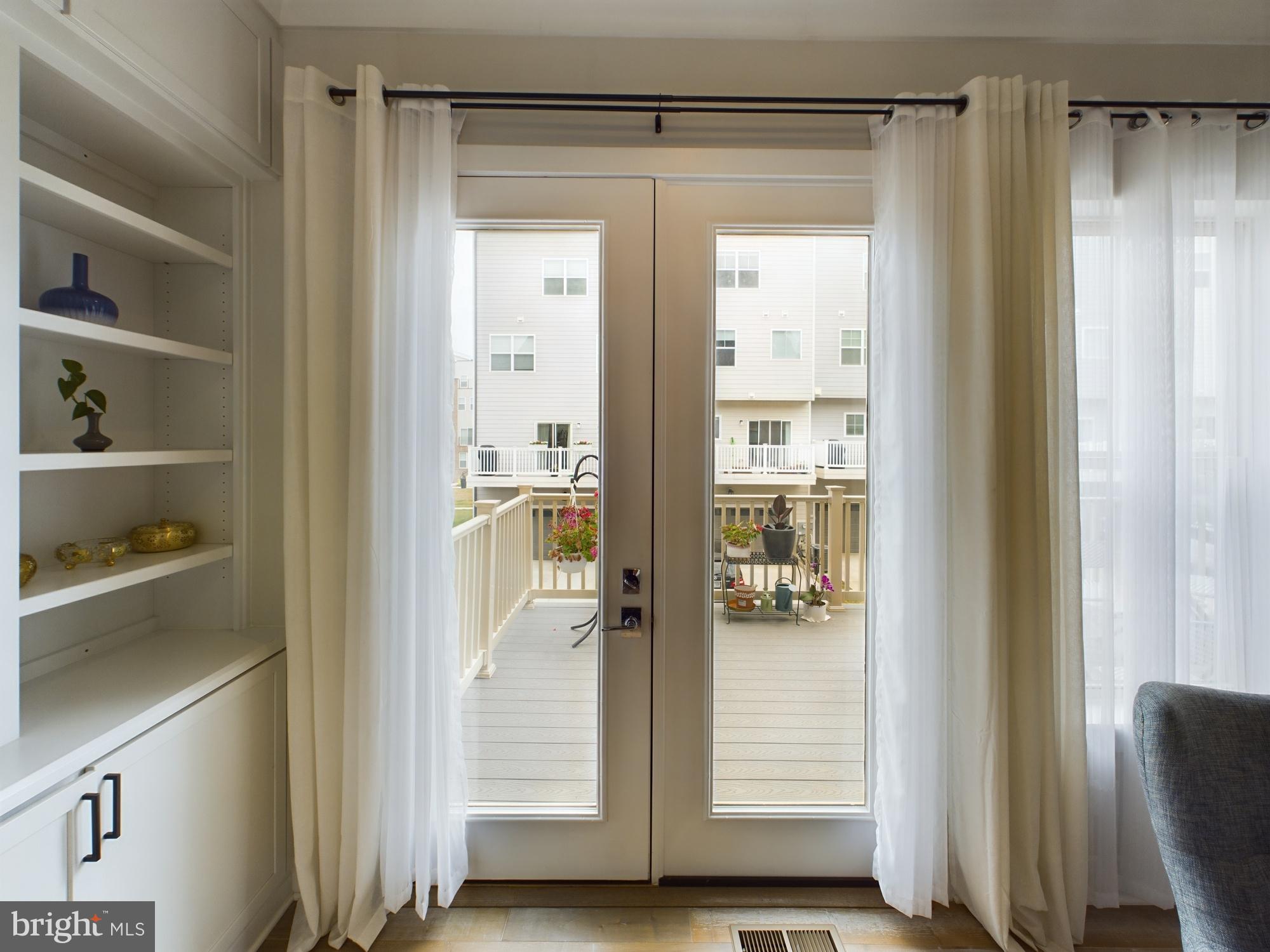 926 CROWN PARK AVENUE