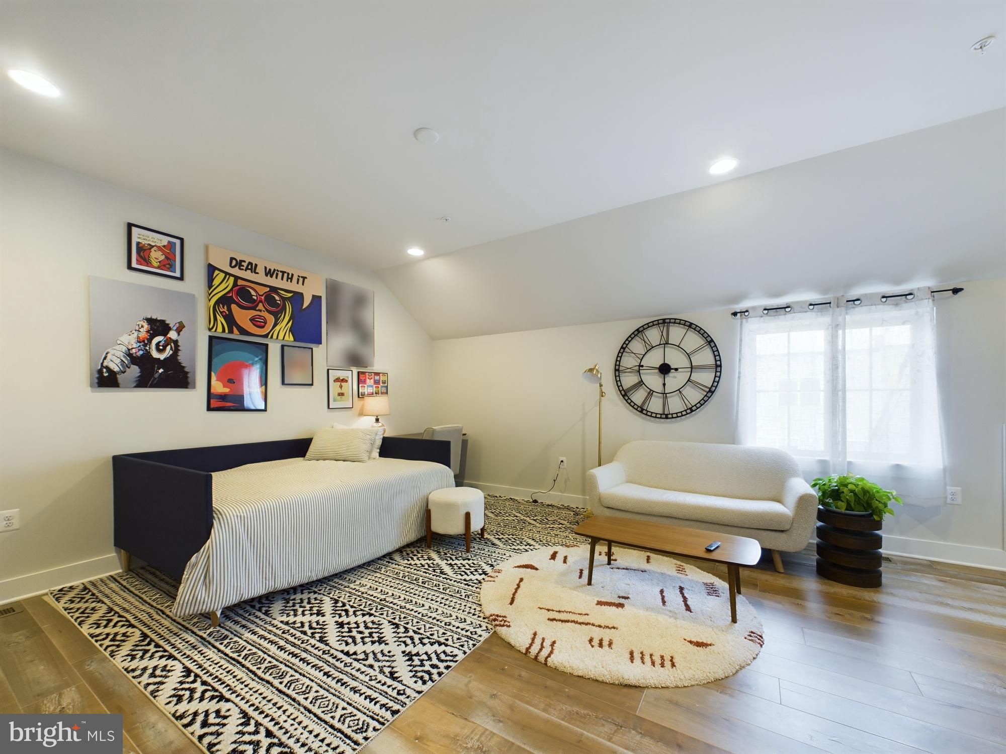 926 CROWN PARK AVENUE