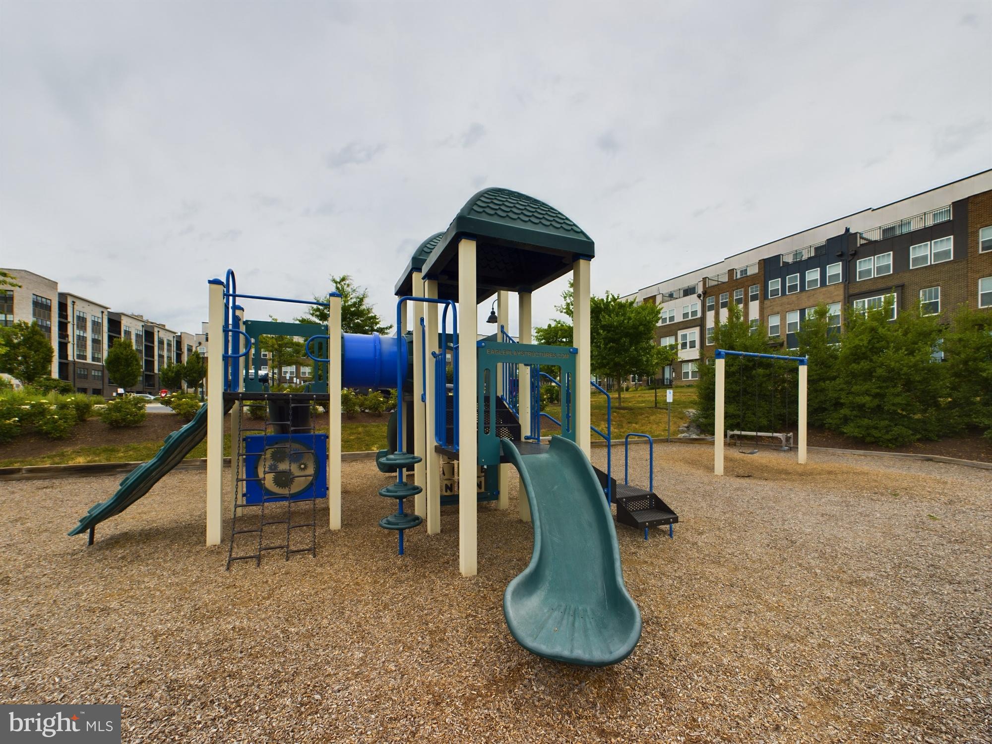 926 CROWN PARK AVENUE