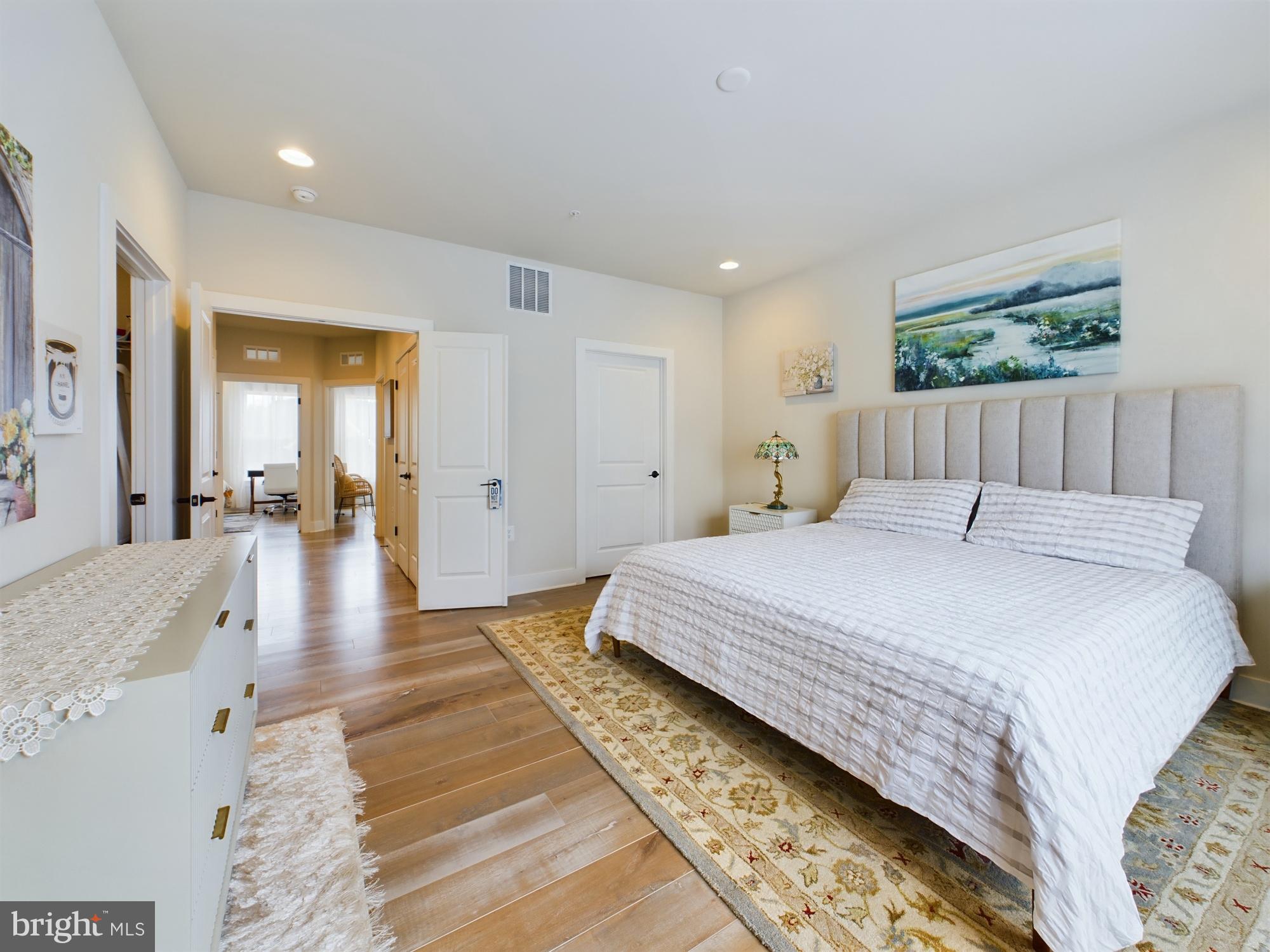 926 CROWN PARK AVENUE