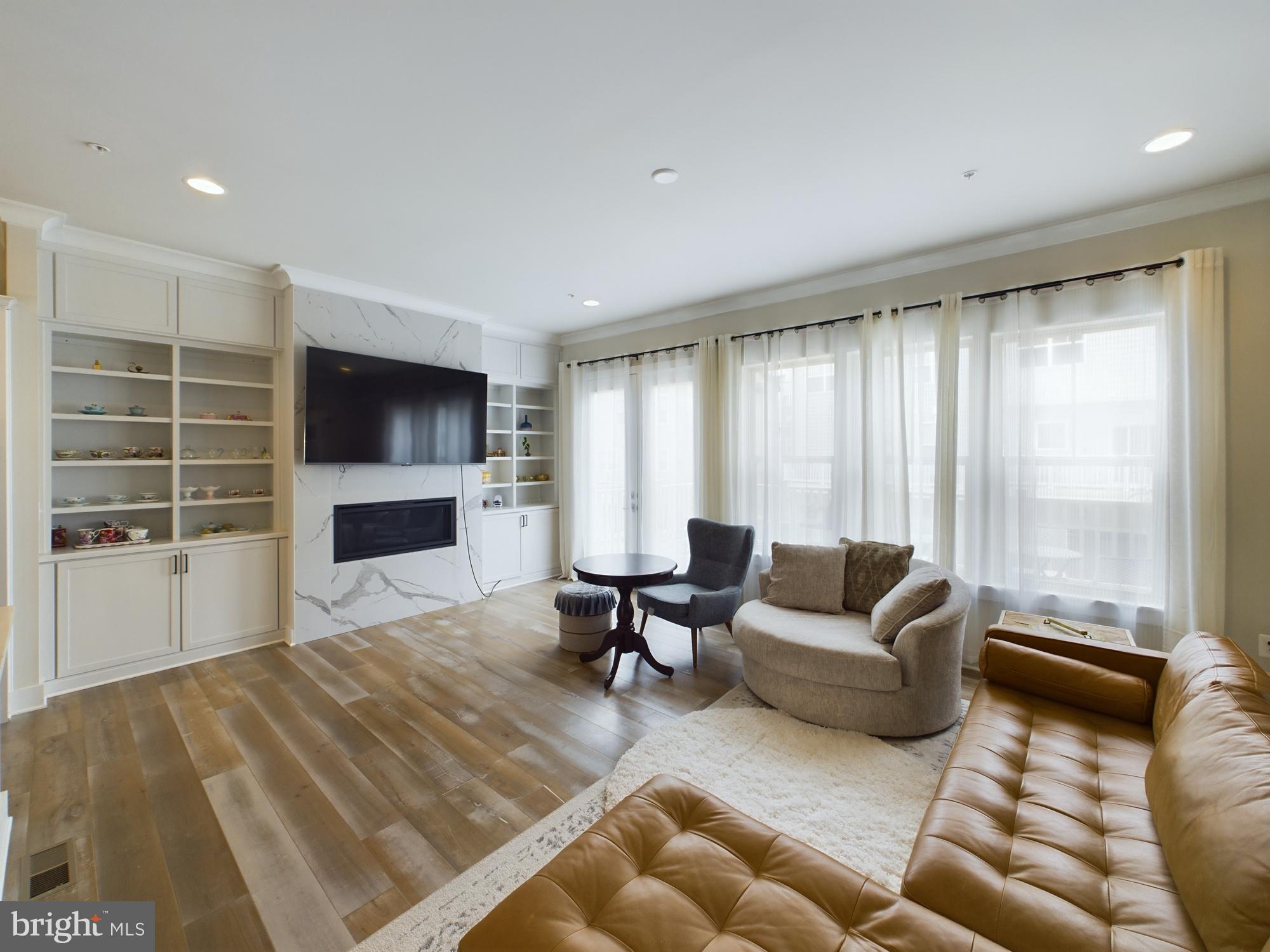 926 CROWN PARK AVENUE