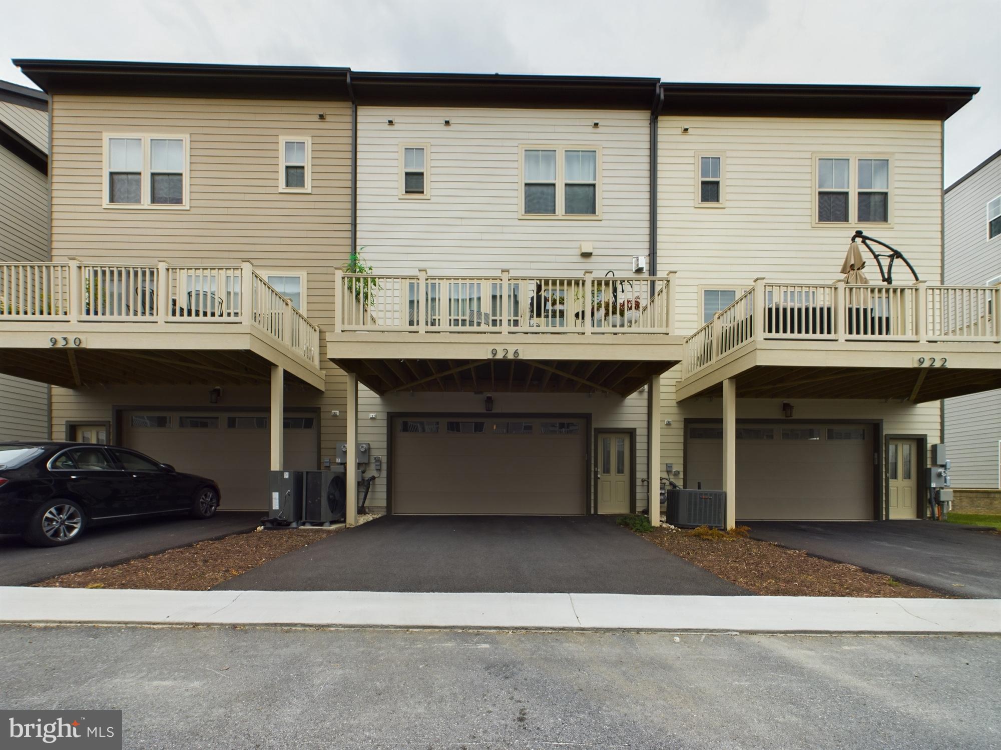 926 CROWN PARK AVENUE