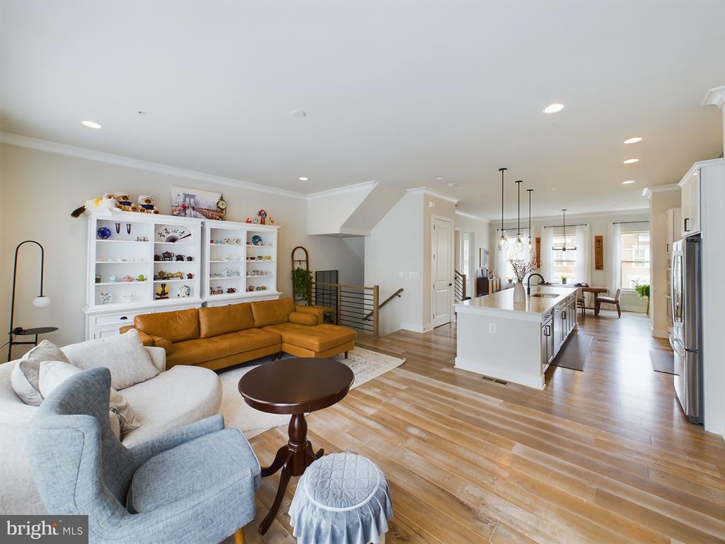 926 CROWN PARK AVENUE