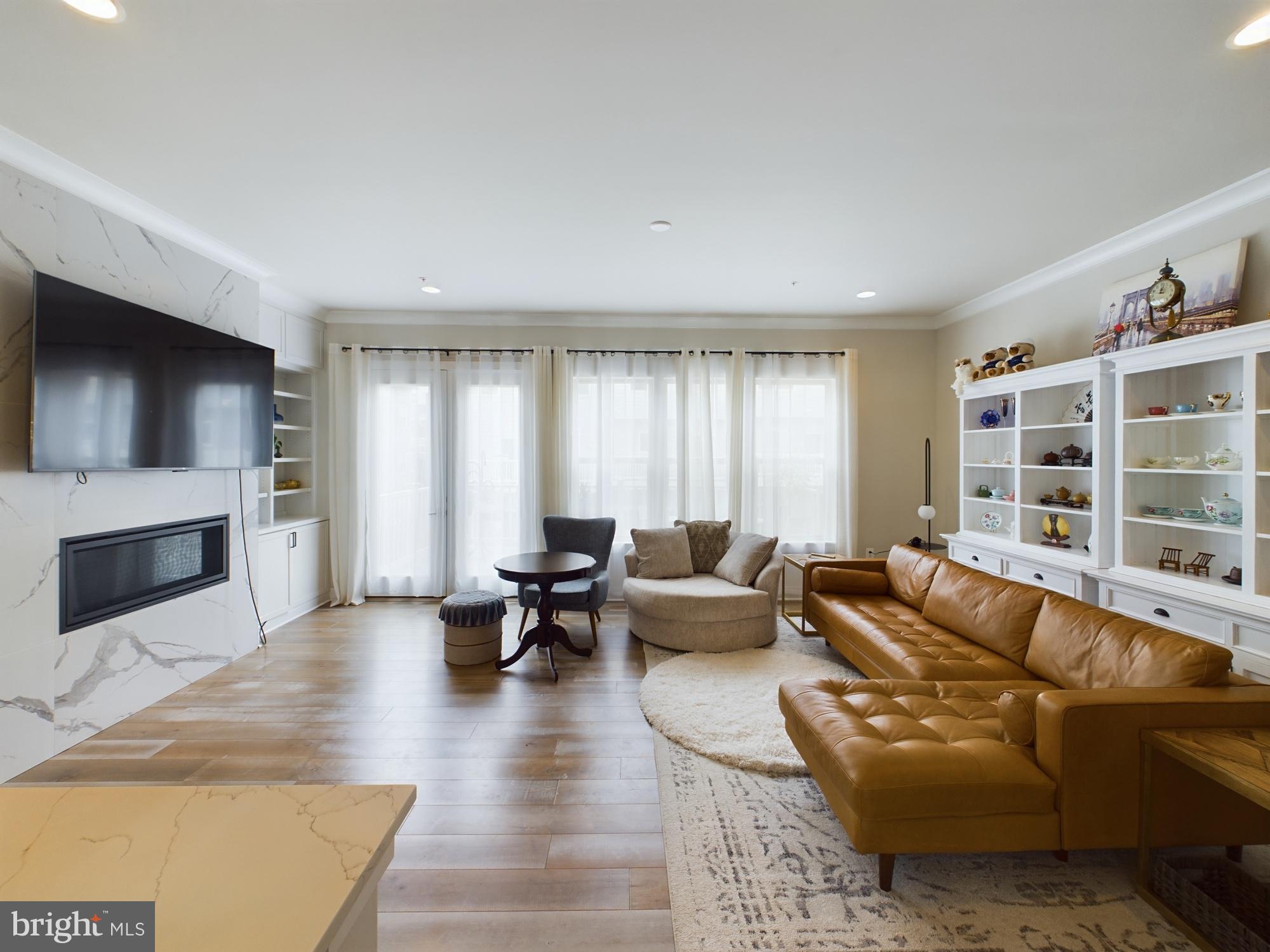 926 CROWN PARK AVENUE