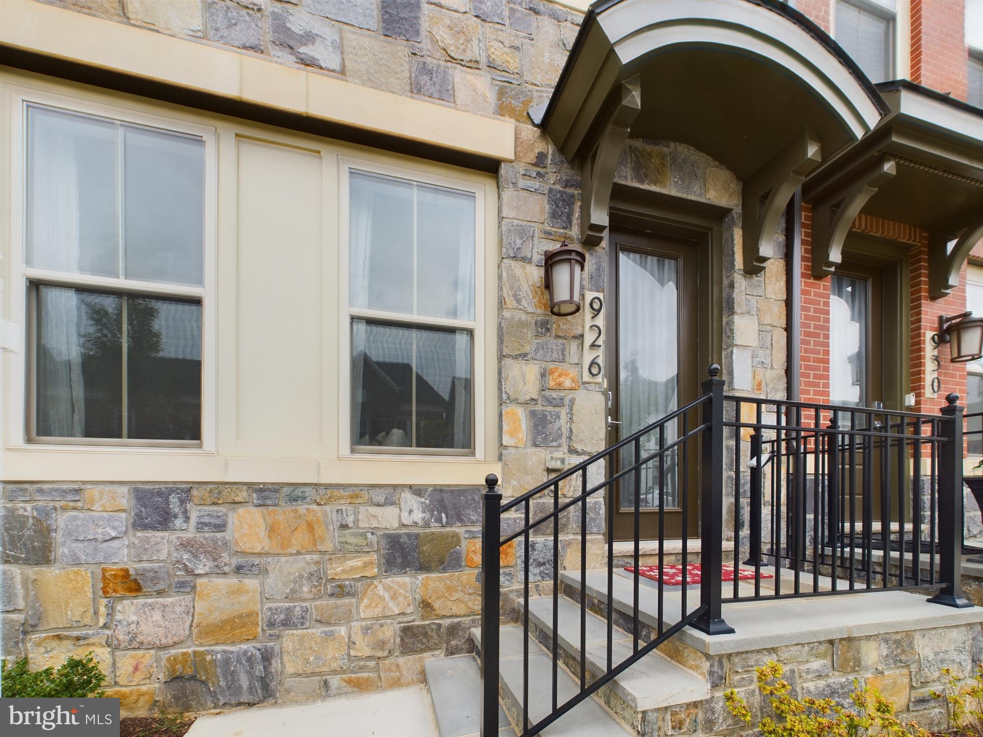 926 CROWN PARK AVENUE