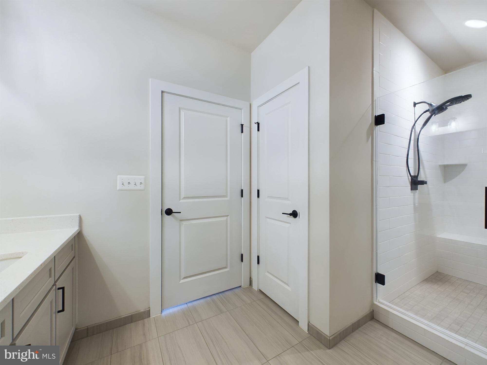 926 CROWN PARK AVENUE