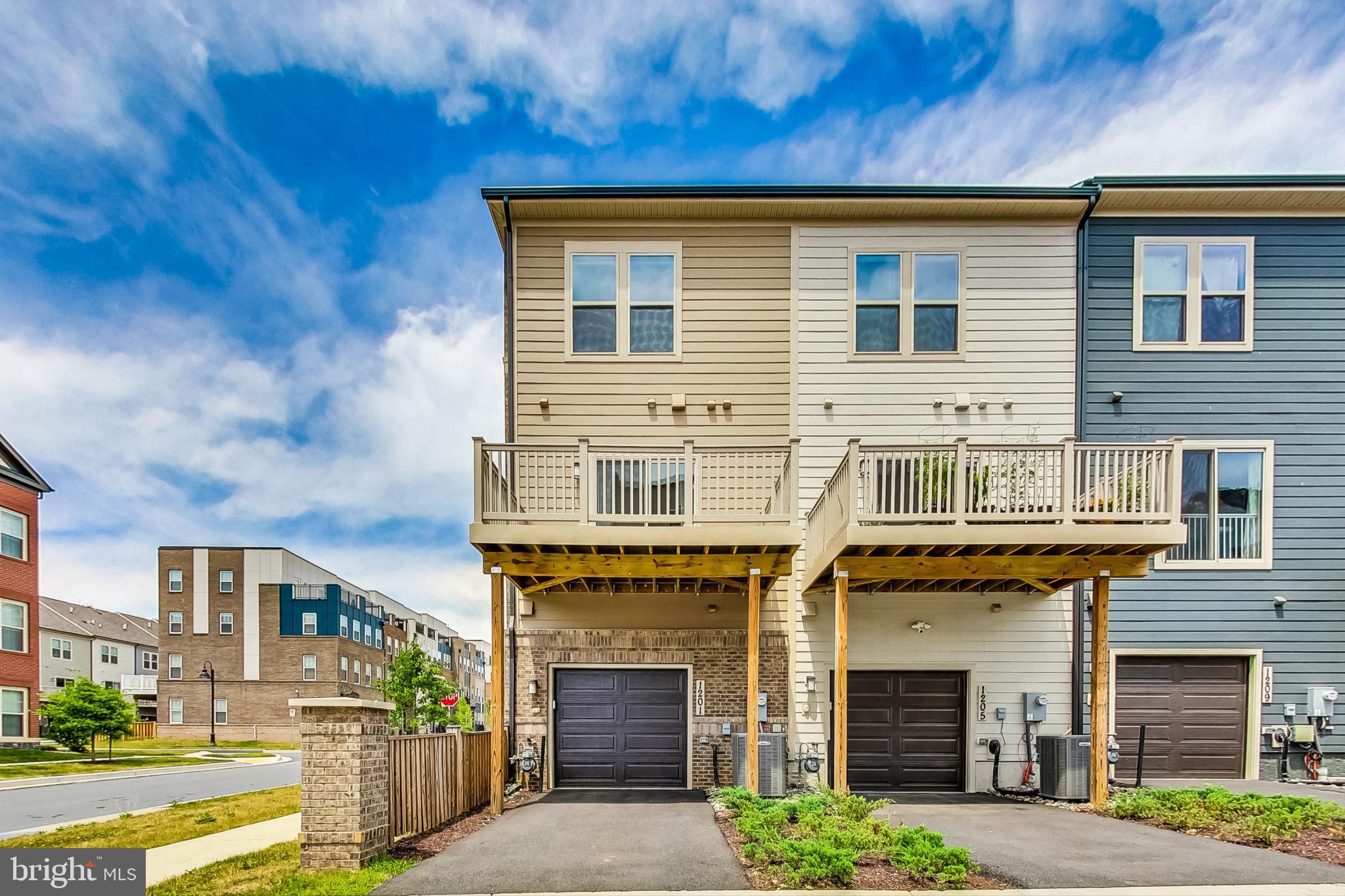 1201 ROCKWELL AVENUE