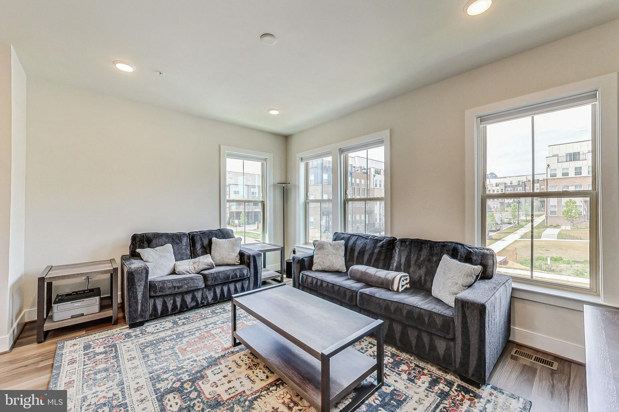 1201 ROCKWELL AVENUE