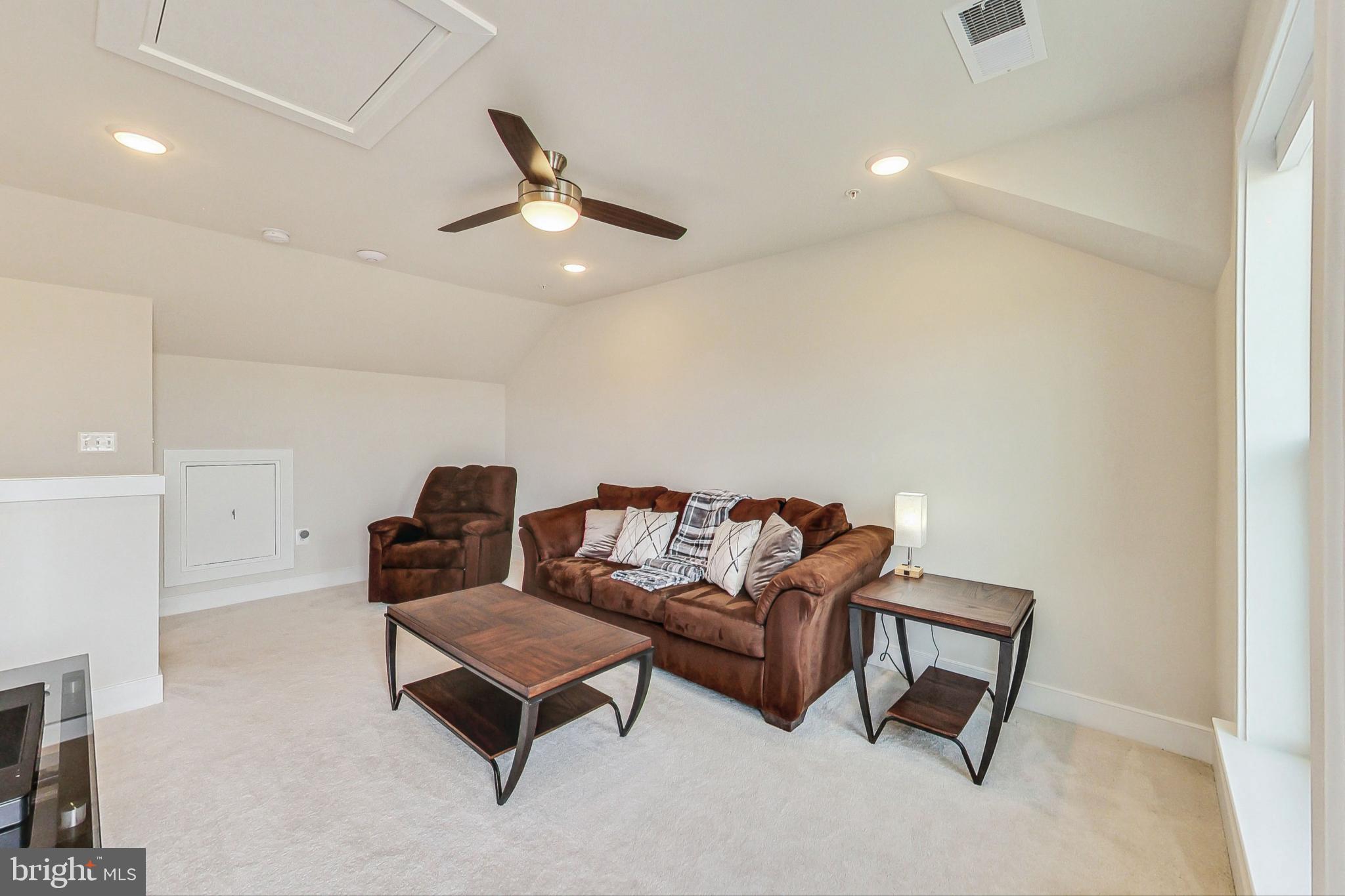 1201 ROCKWELL AVENUE