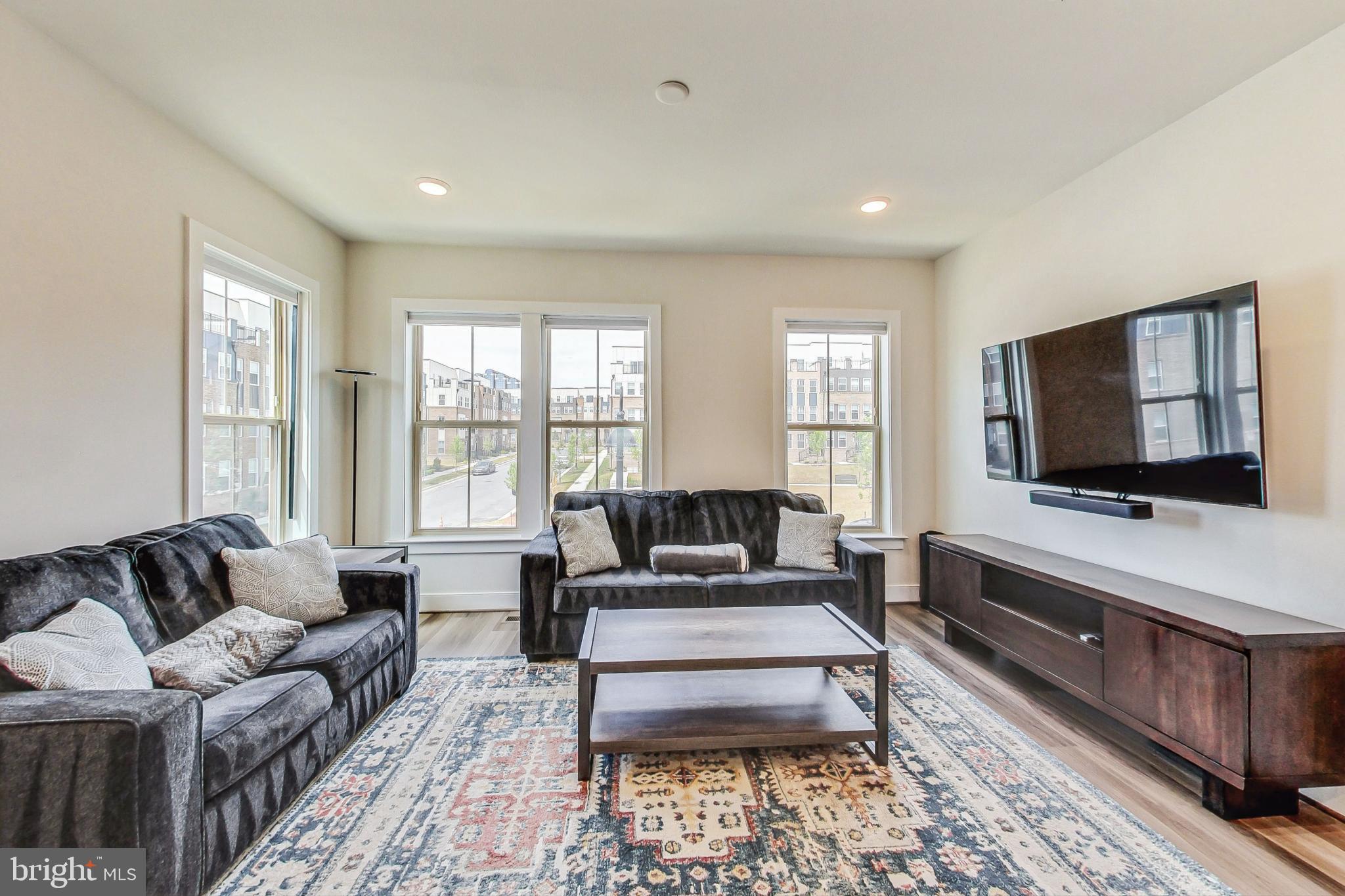 1201 ROCKWELL AVENUE