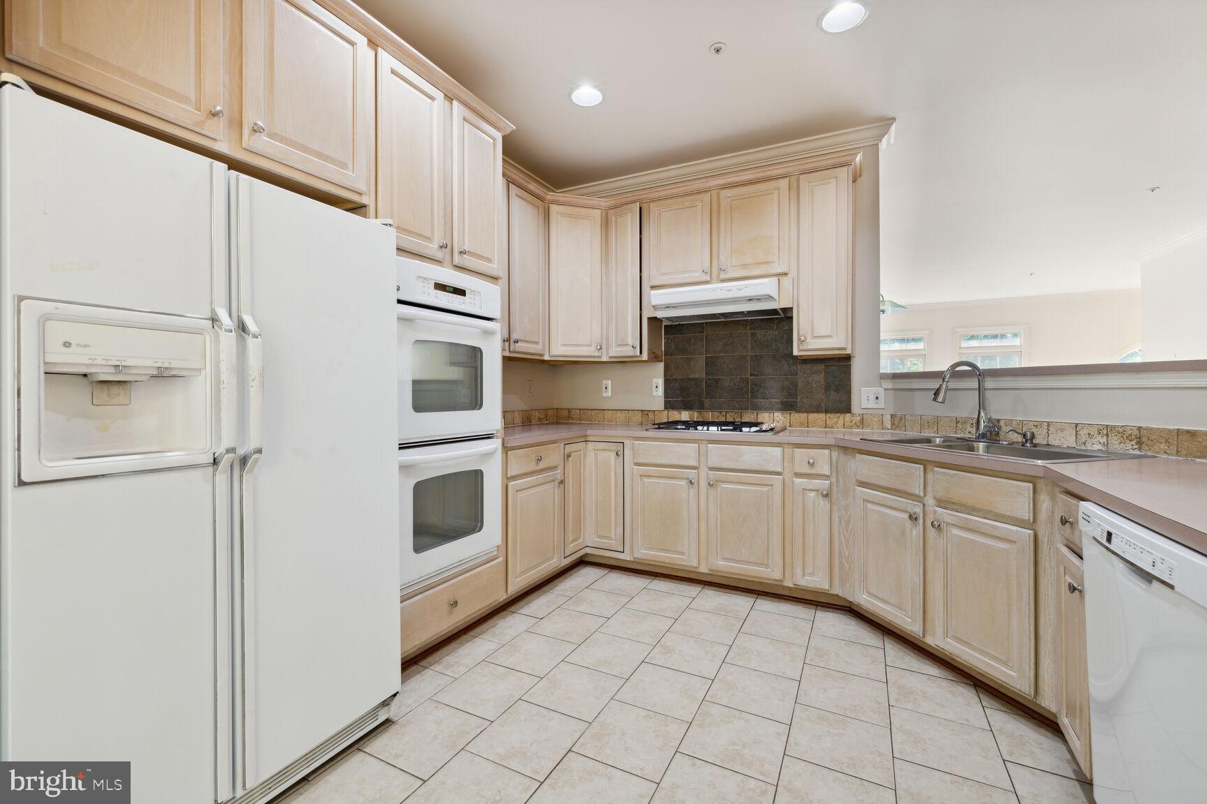 19 CROFTON HILL COURT