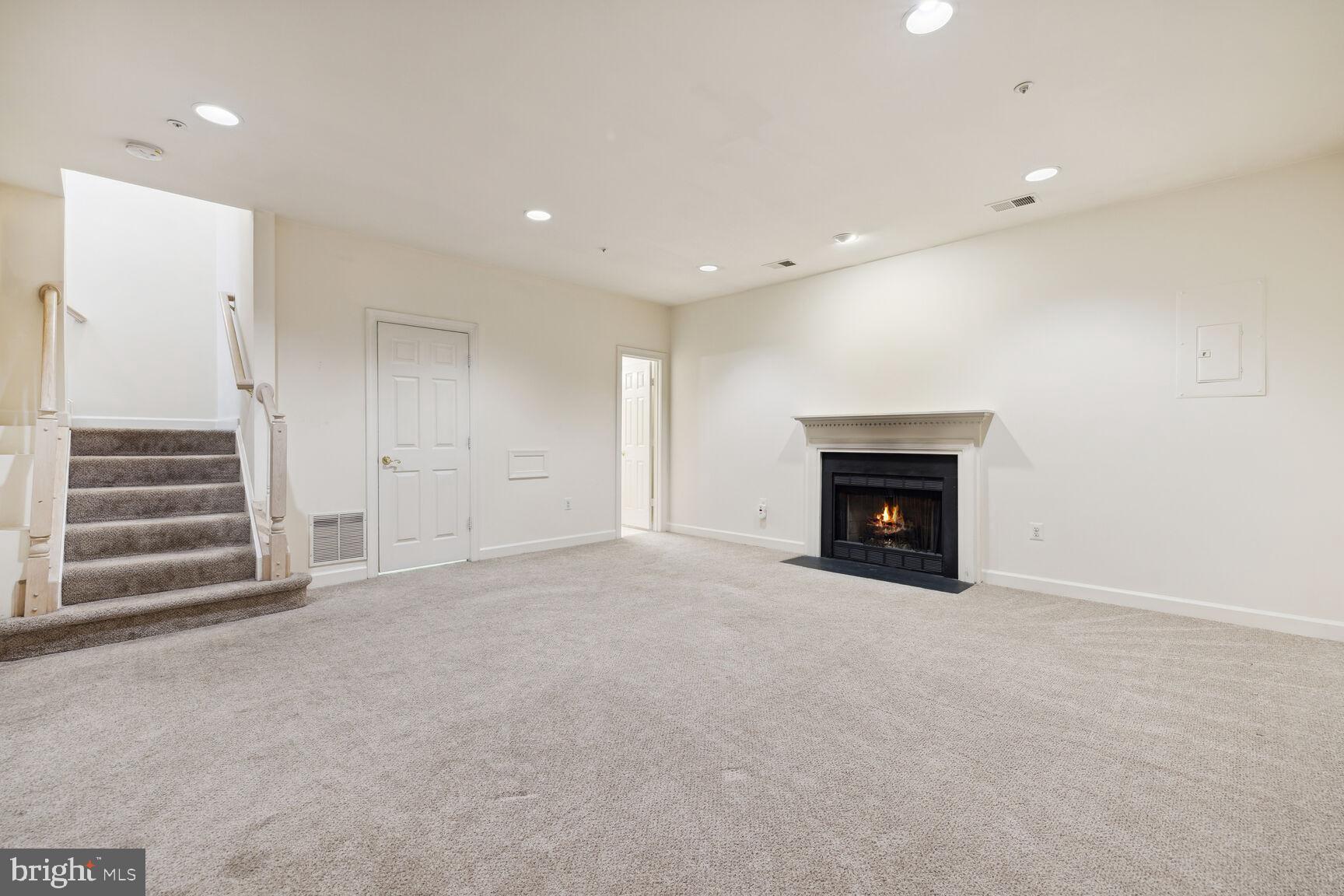 19 CROFTON HILL COURT