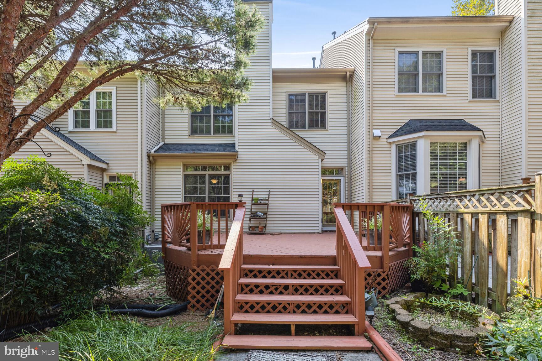 19 CROFTON HILL COURT