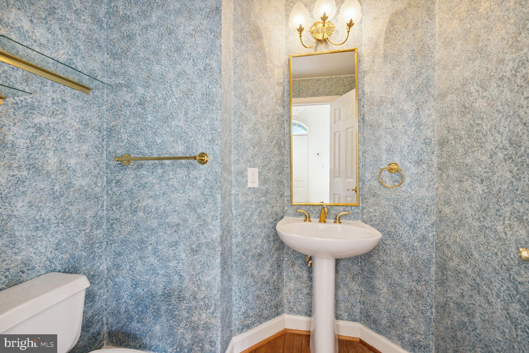 19 CROFTON HILL COURT