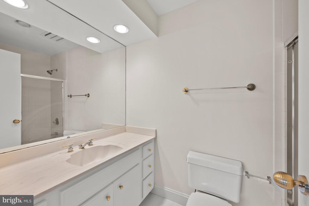10024 Chartwell Manor Ct