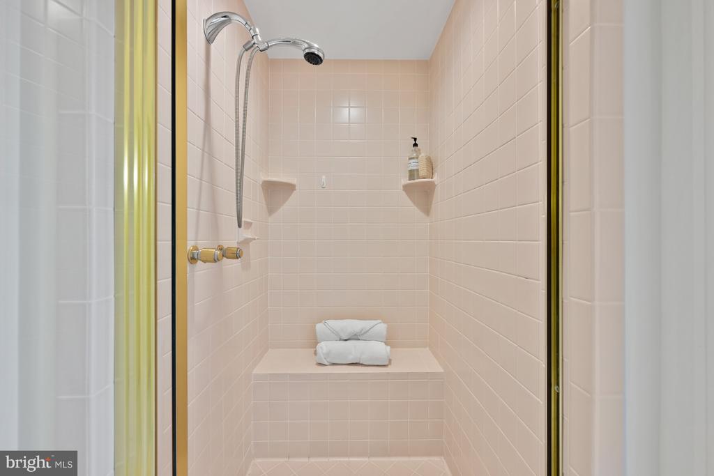 10024 Chartwell Manor Ct