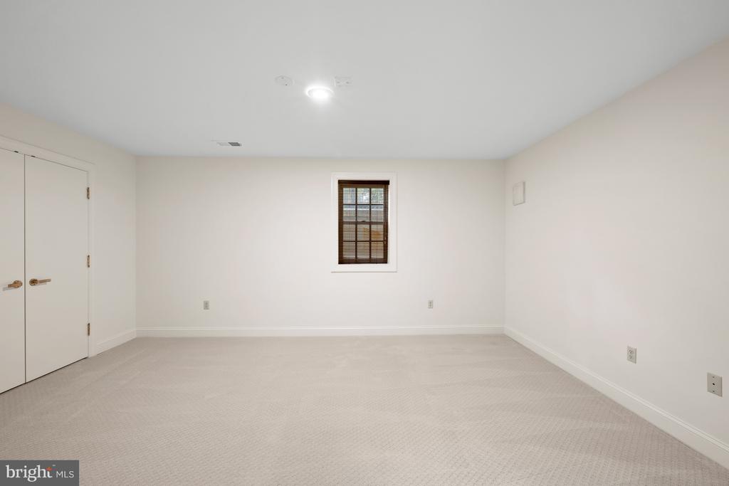 10024 Chartwell Manor Ct