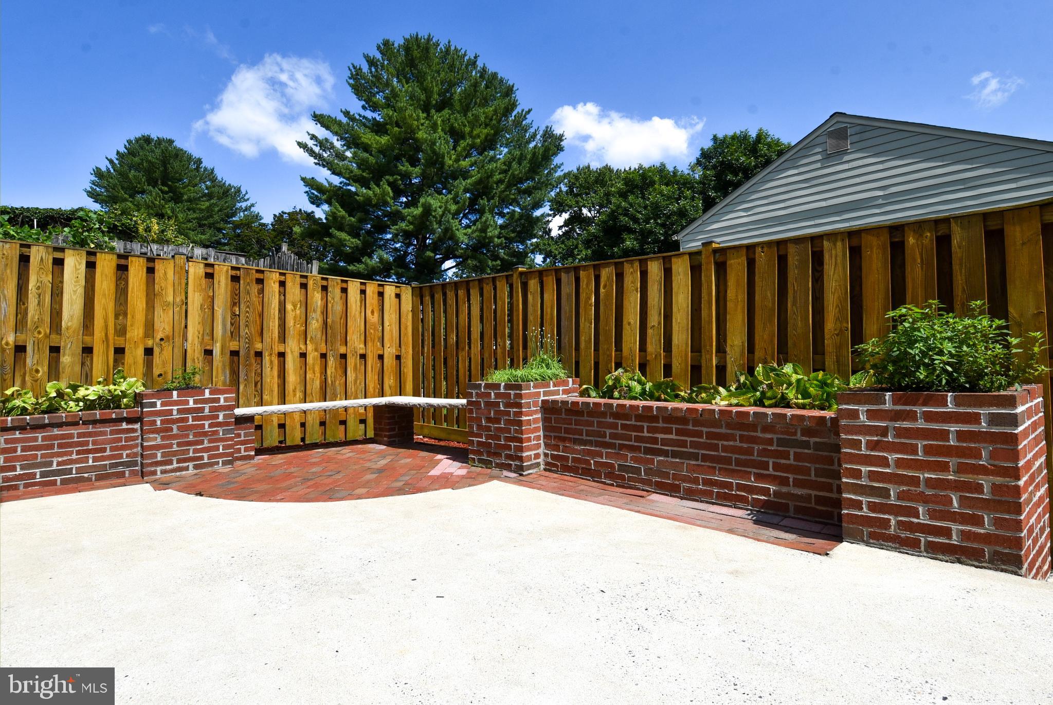 630 NORTHCLIFFE DRIVE