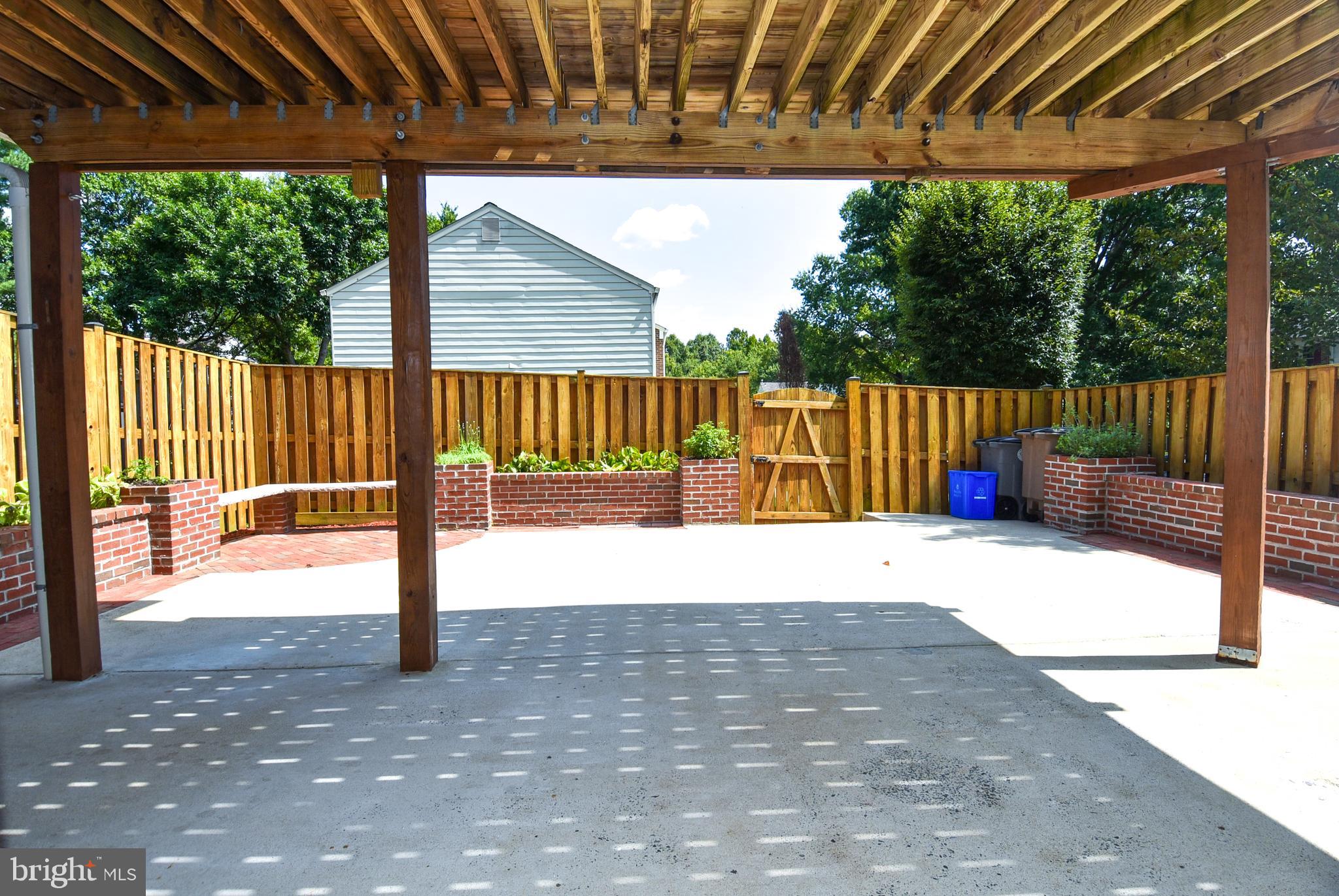 630 NORTHCLIFFE DRIVE