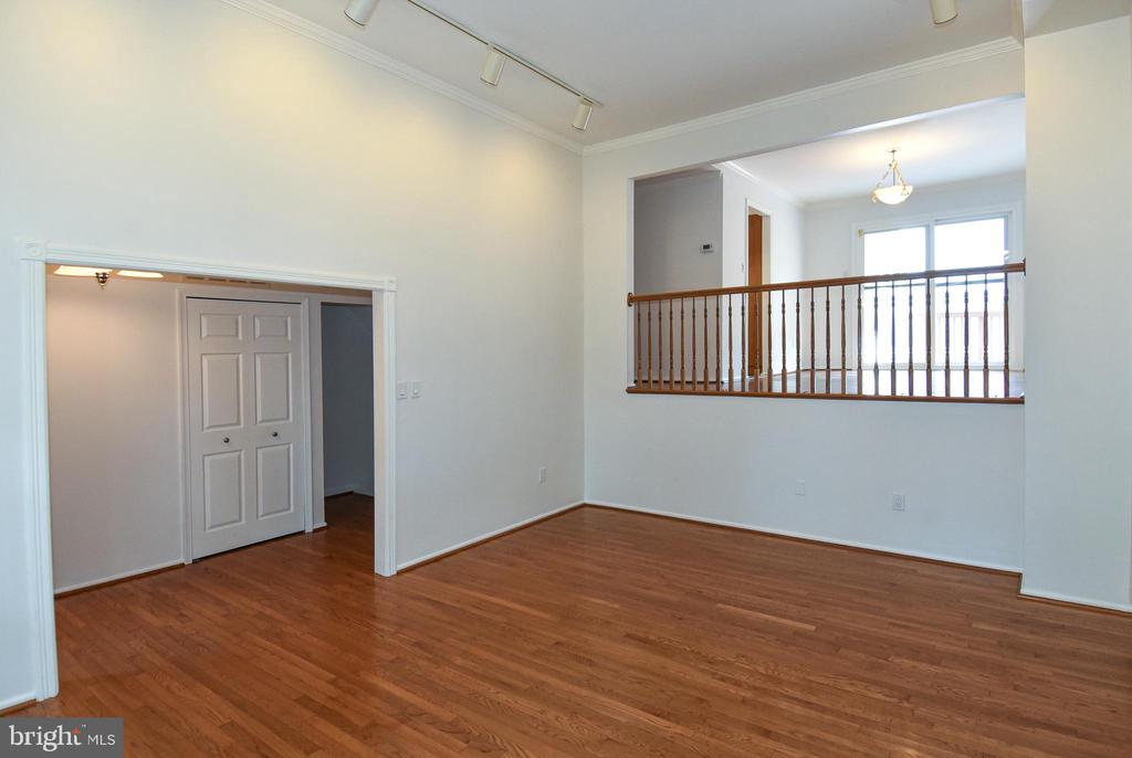 630 NORTHCLIFFE DRIVE