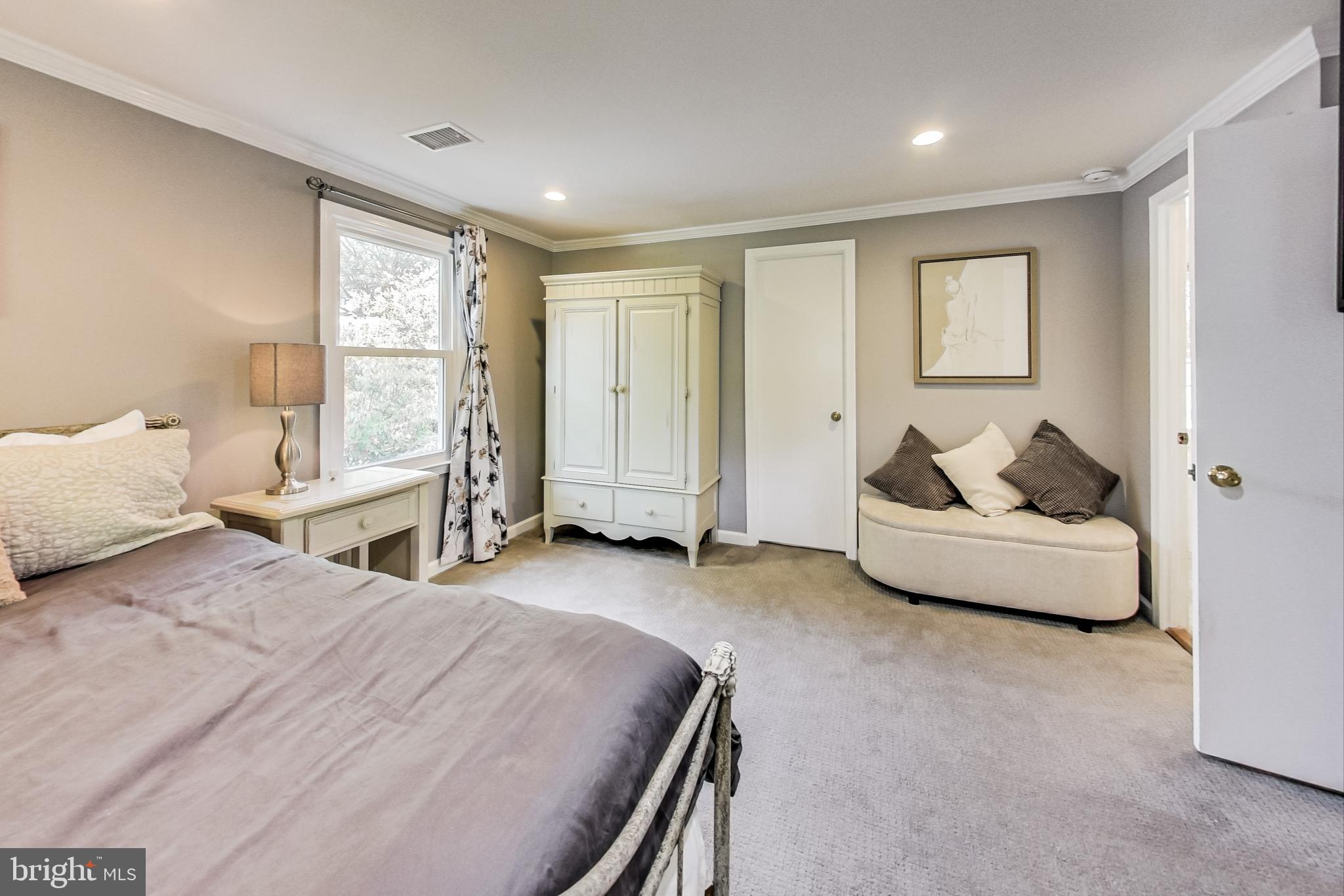 1907 S FALLSMEAD WAY