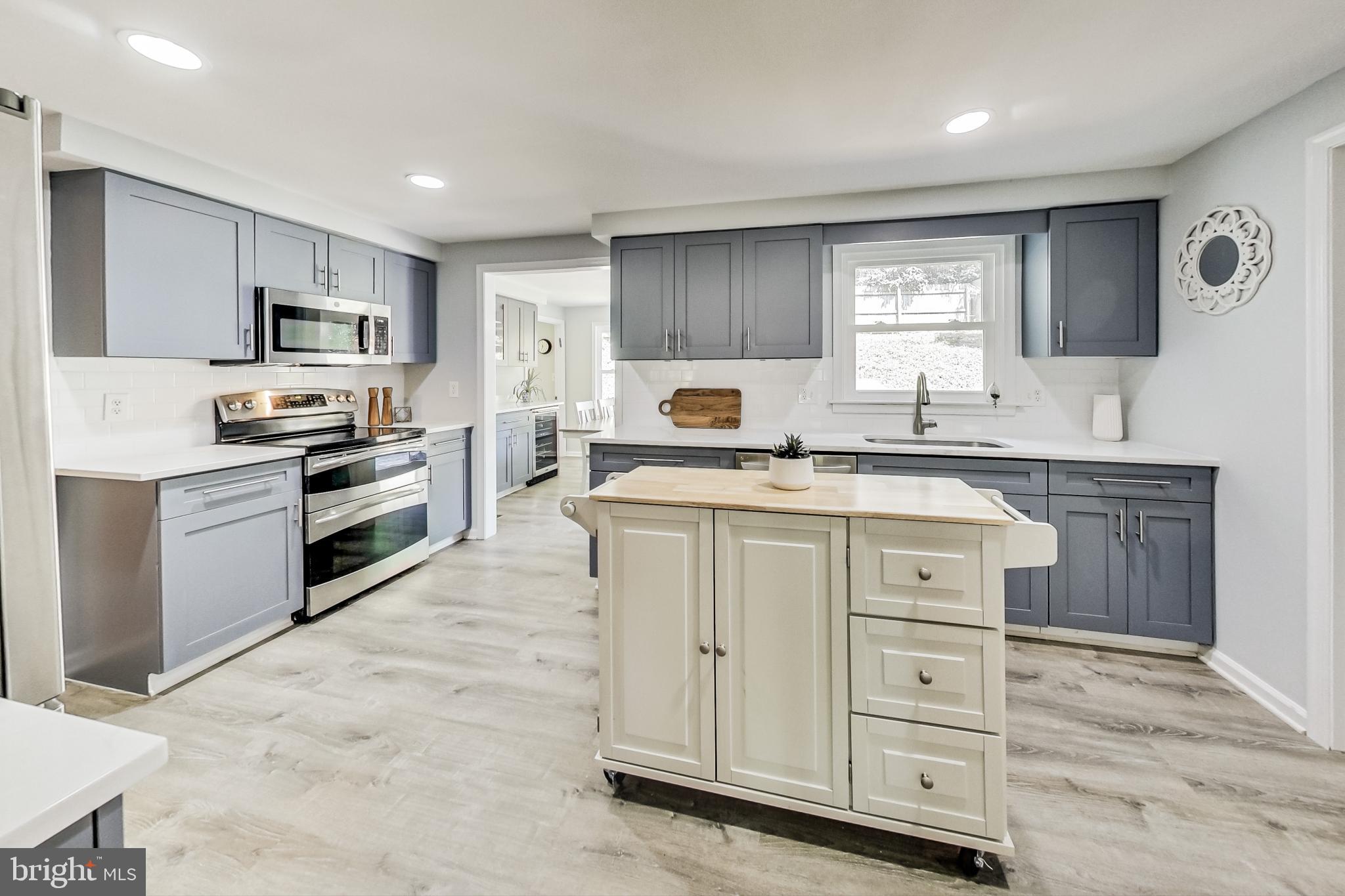 1907 S FALLSMEAD WAY