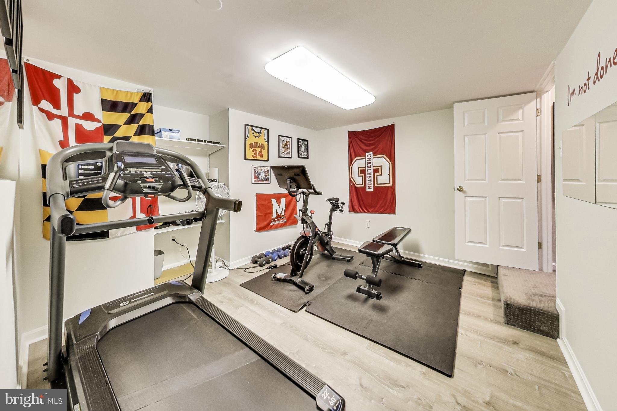 1907 S FALLSMEAD WAY