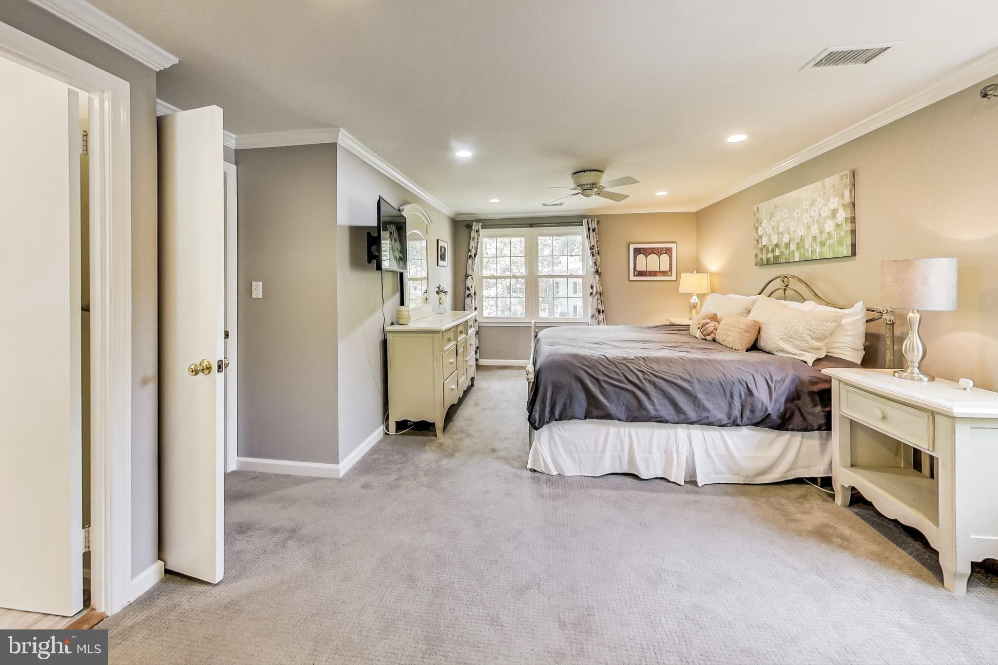 1907 S FALLSMEAD WAY