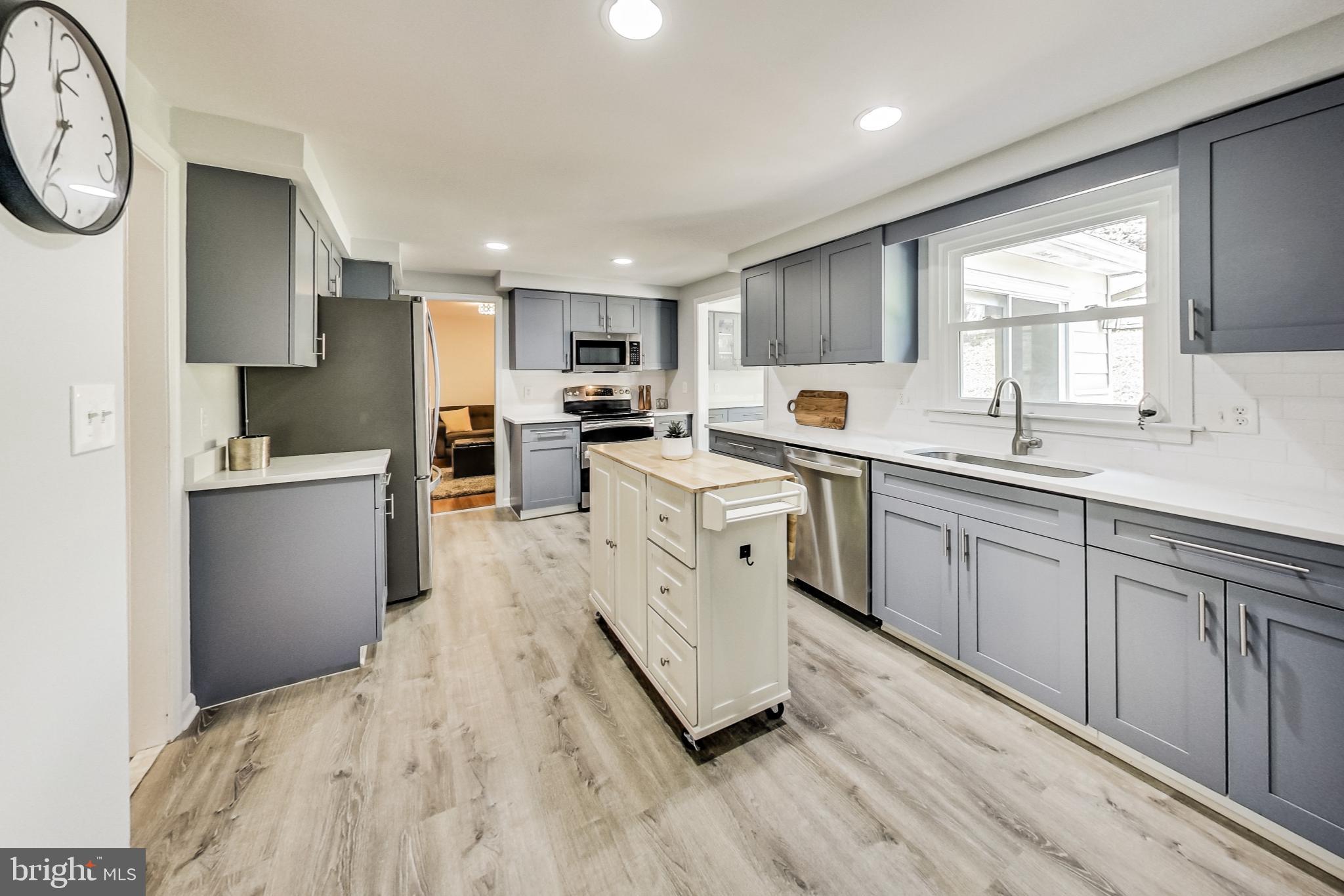 1907 S FALLSMEAD WAY