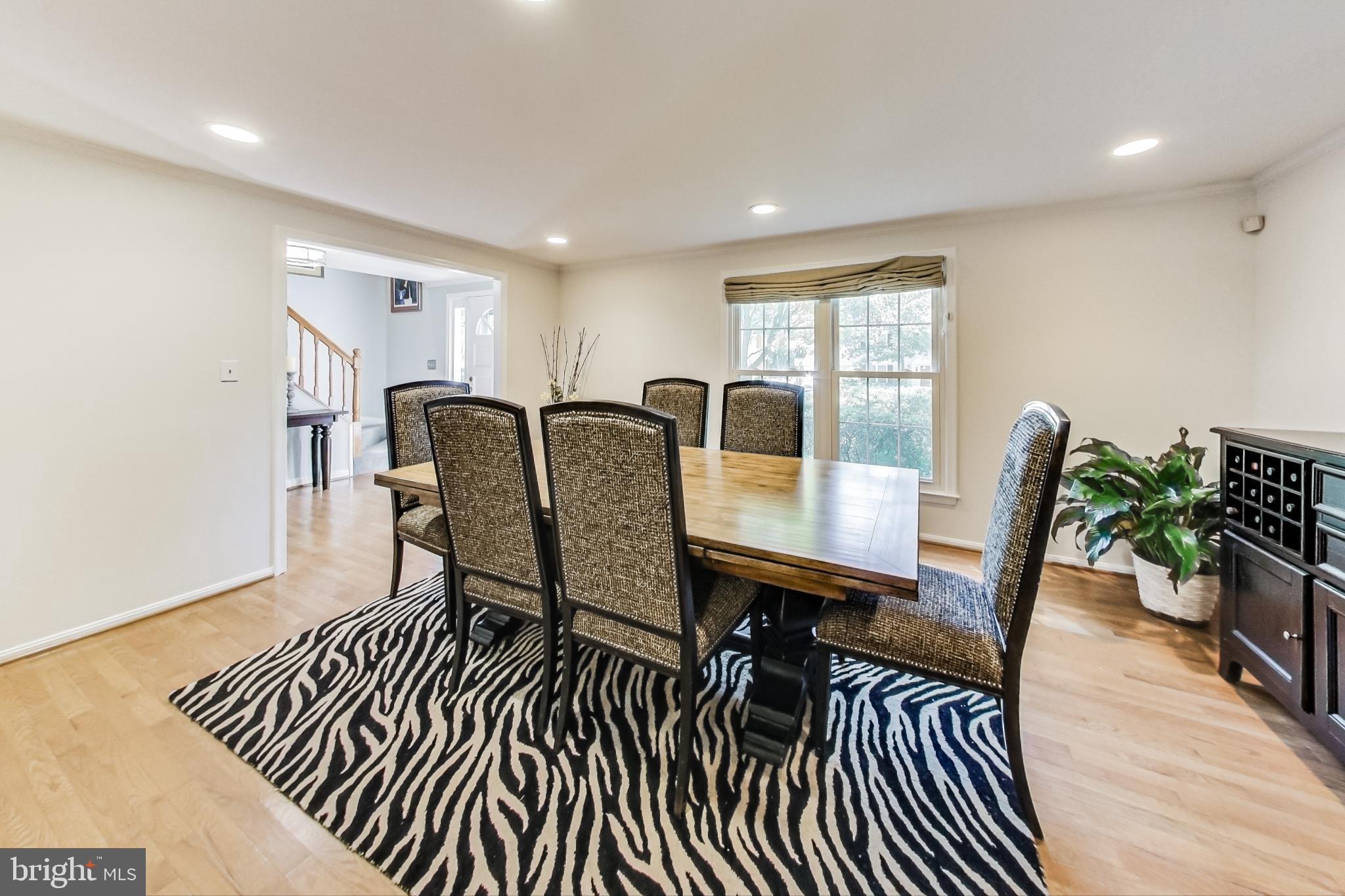 1907 S FALLSMEAD WAY