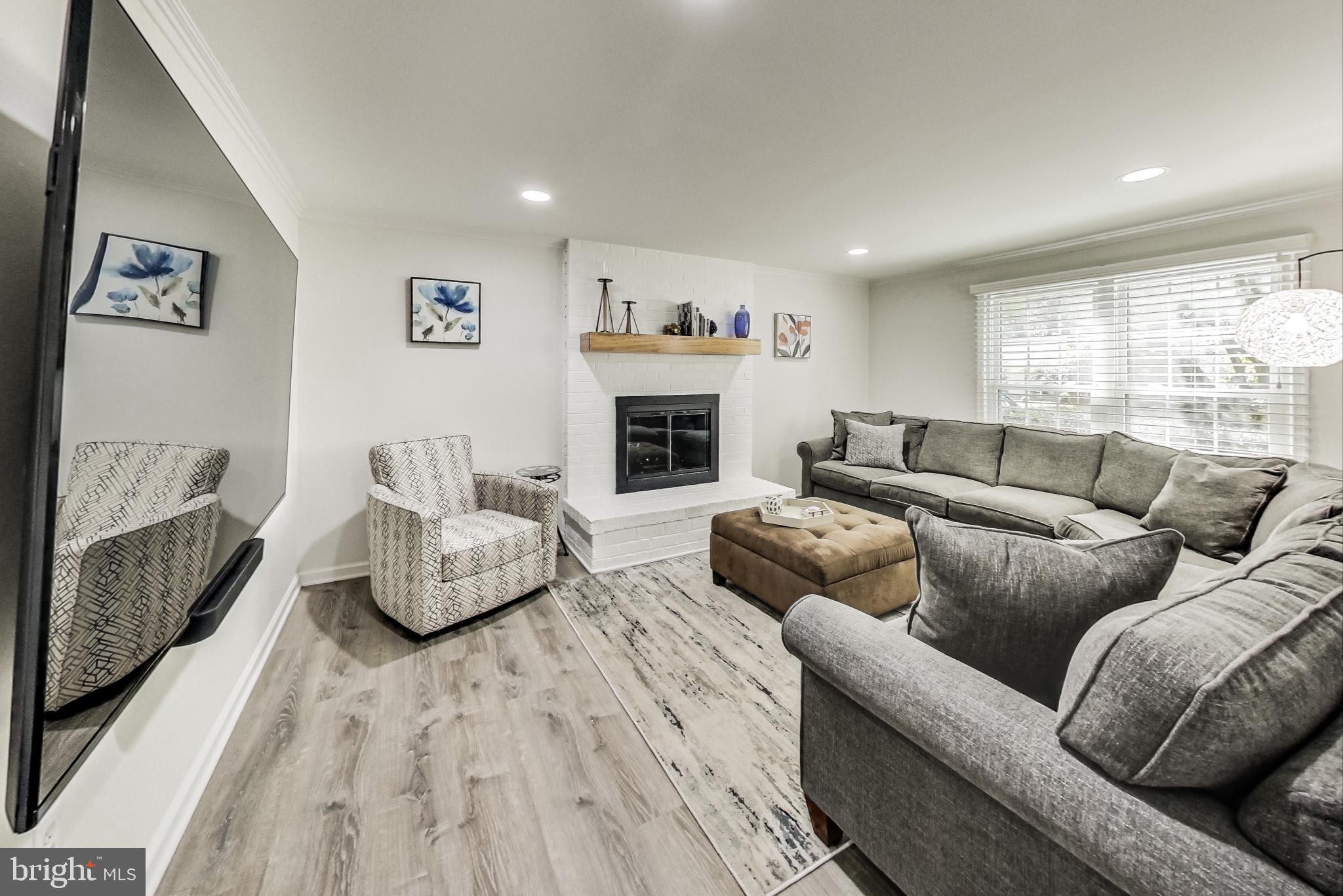 1907 S FALLSMEAD WAY