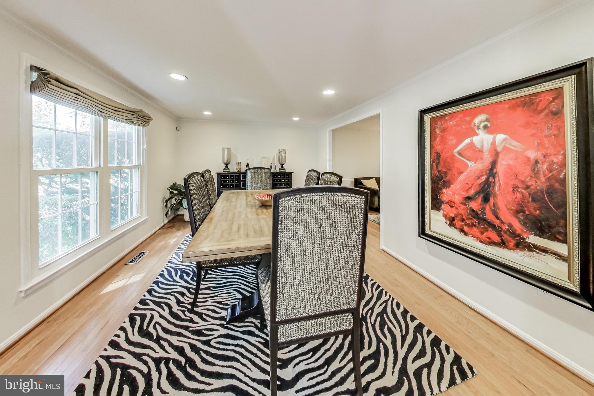 1907 S FALLSMEAD WAY