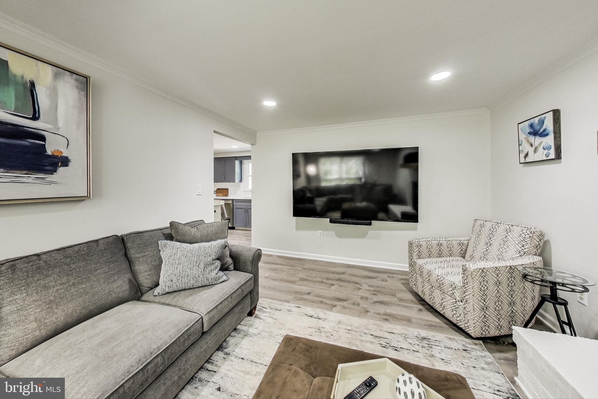 1907 S FALLSMEAD WAY