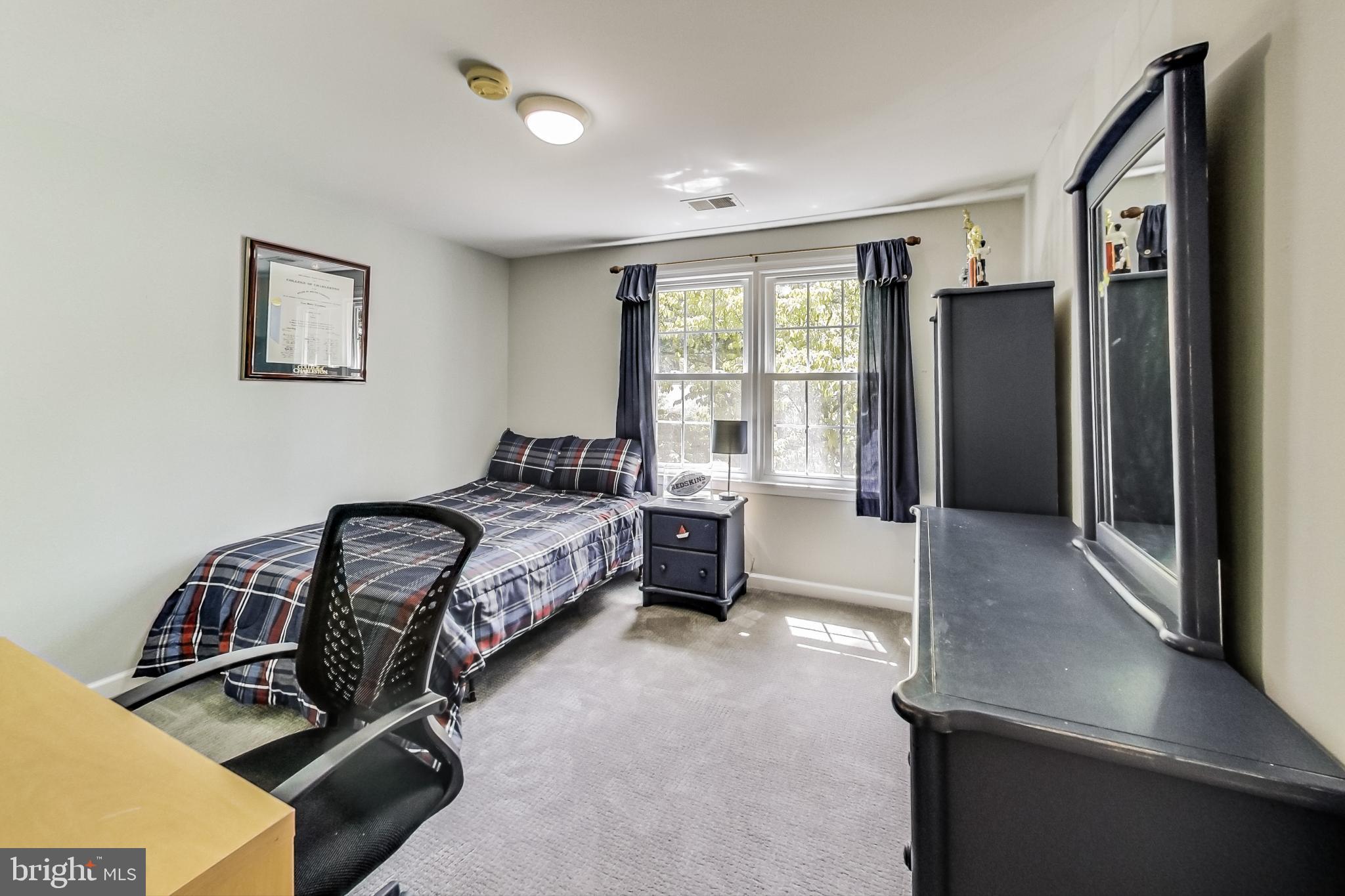 1907 S FALLSMEAD WAY