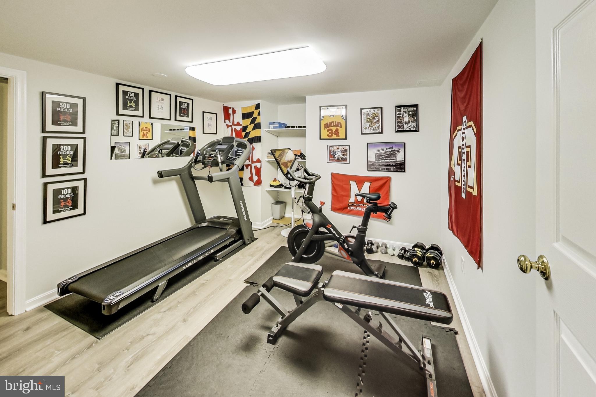 1907 S FALLSMEAD WAY