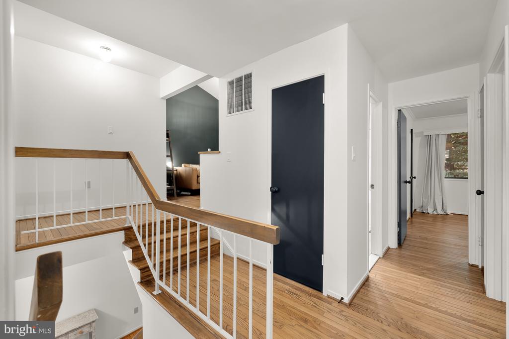 6808 CARLYNN COURT