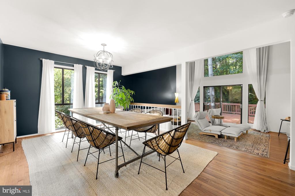 6808 CARLYNN COURT