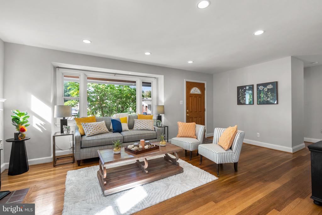 2206 Darrow St