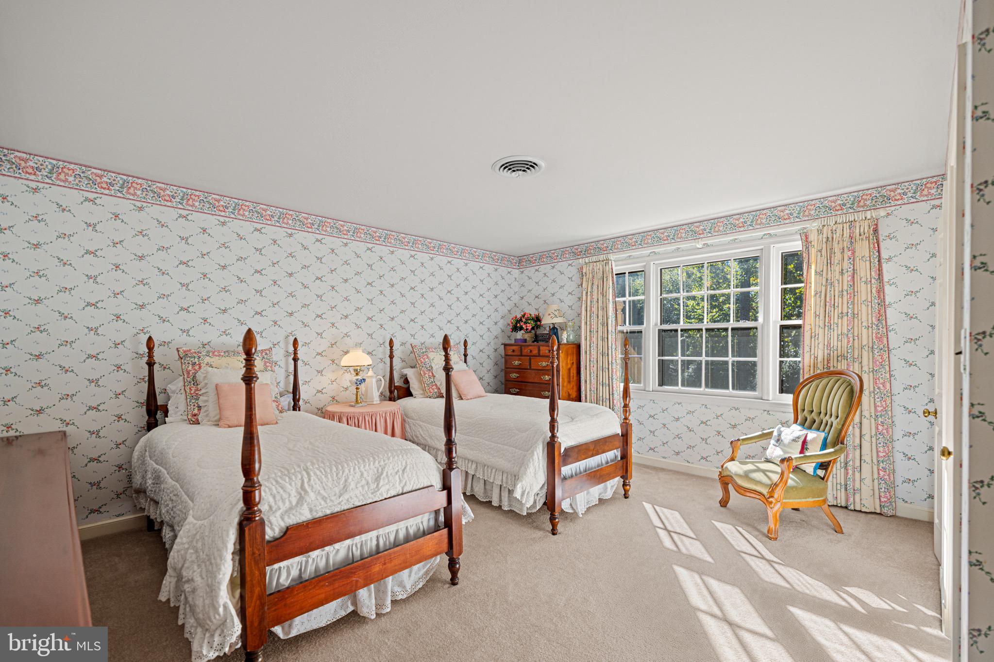 7104 HEATHWOOD COURT