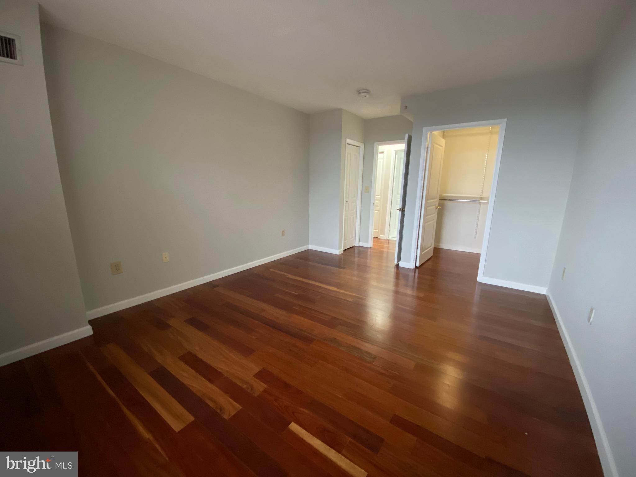 7111 WOODMONT AVE #413