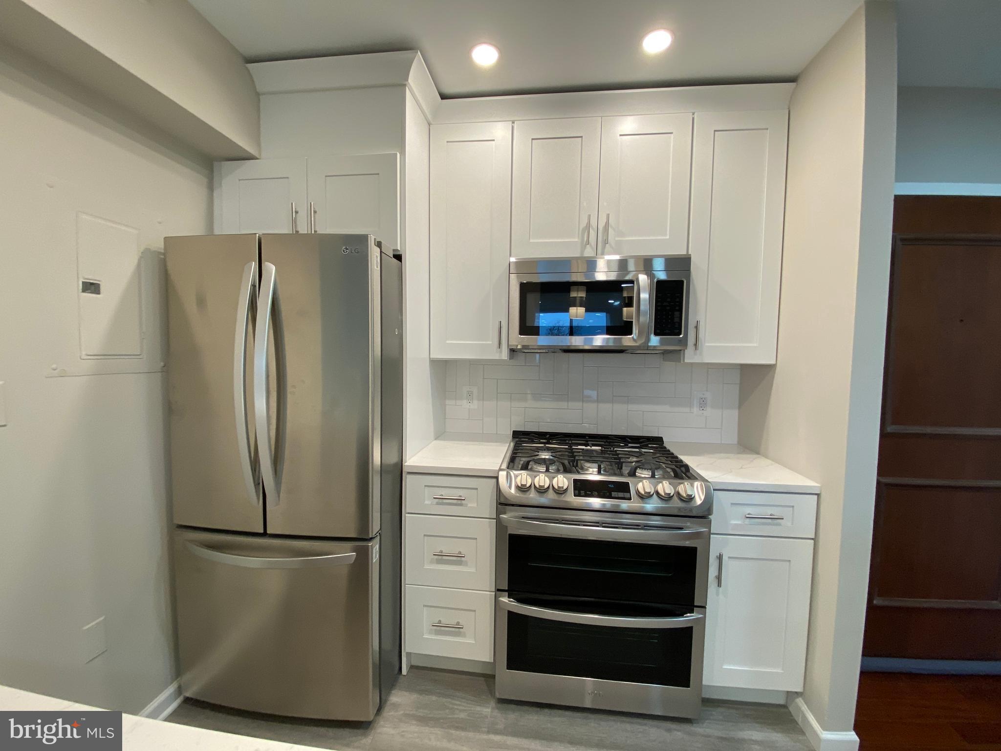 7111 WOODMONT AVE #413